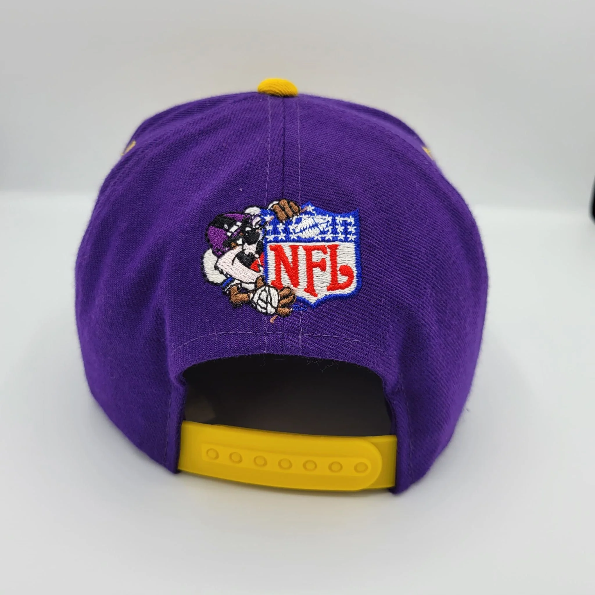 Minnesota Vikings Vintage 90s Looney Tunes Taz Snapback Hat - One Size Fits All - Image 4