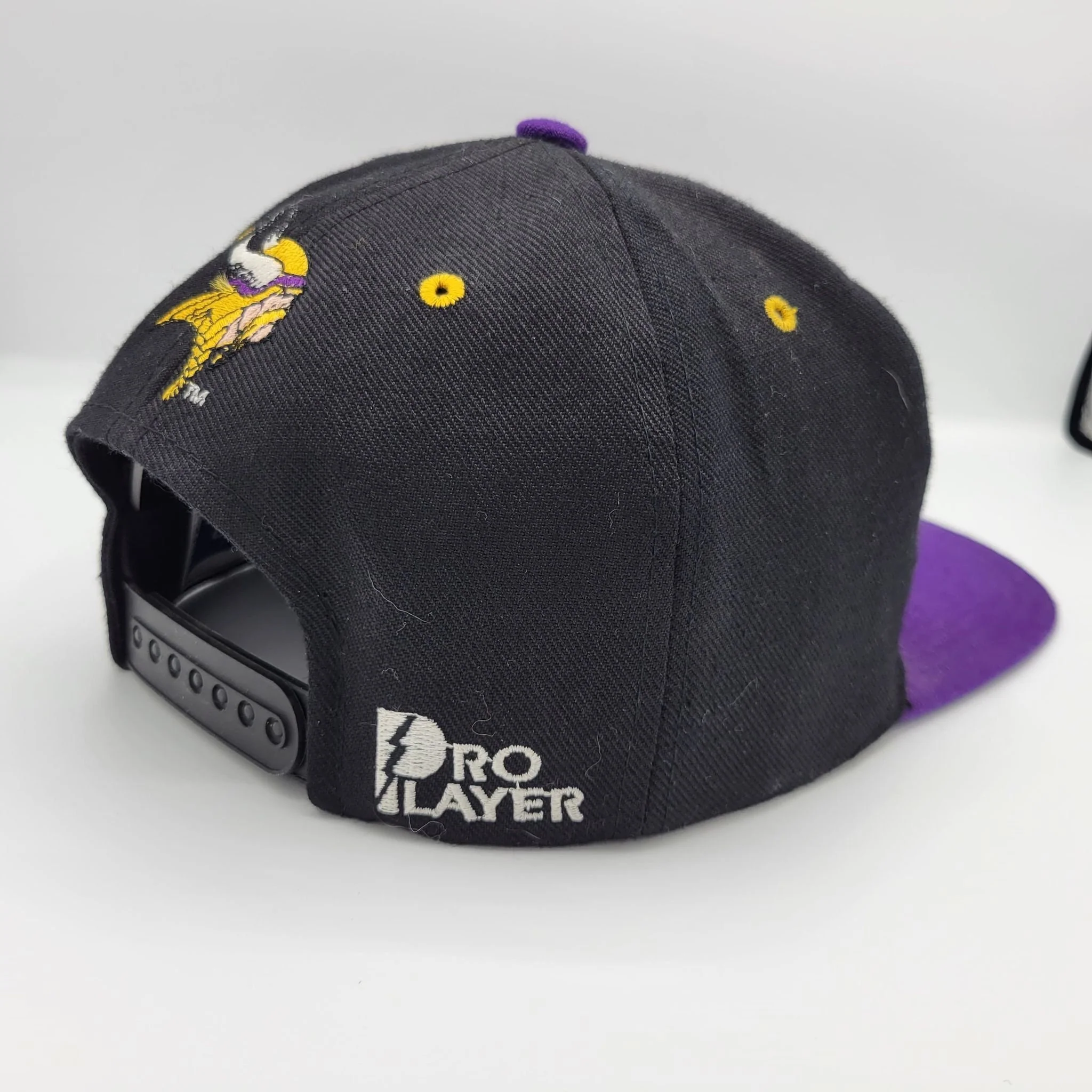 Minnesota Vikings Vintage 90s Pro Player Snapback Hat- One Size Fits All - Image 5
