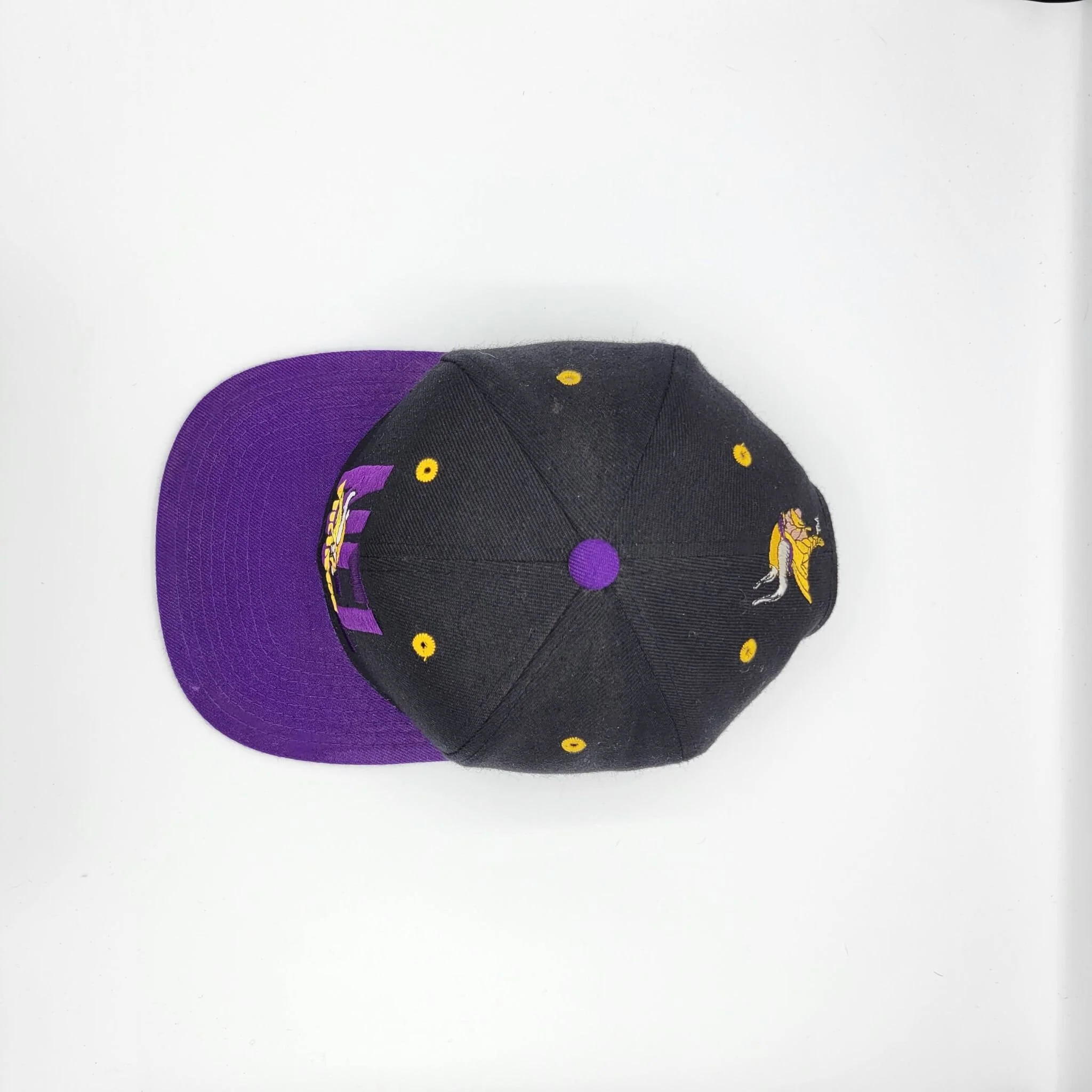 Minnesota Vikings Vintage 90s Pro Player Snapback Hat- One Size Fits All - Image 8