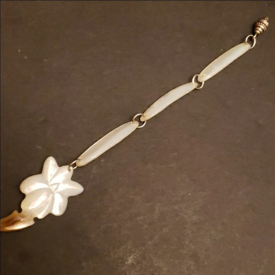 Mother of Pearl Hawaiian Flower Necklace - Image 11