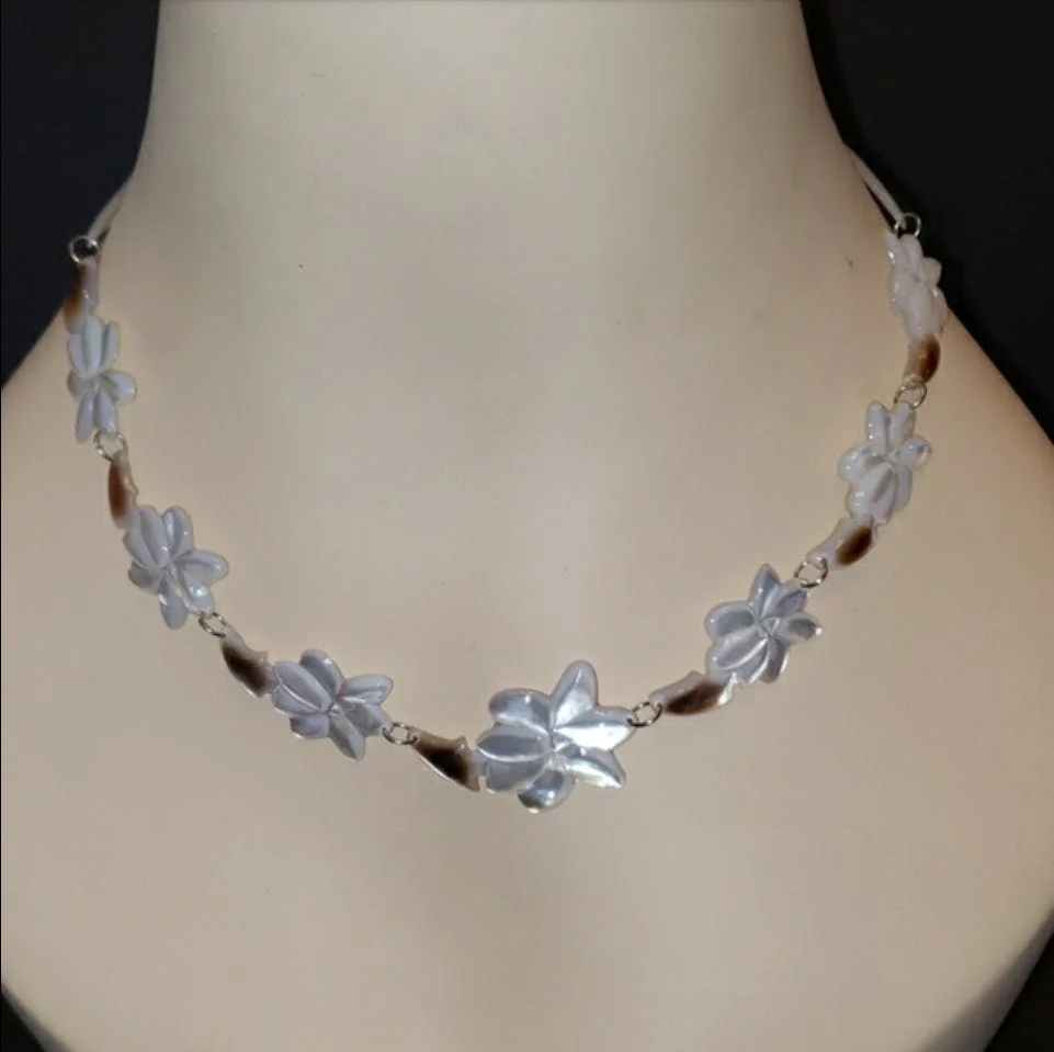 Mother of Pearl Hawaiian Flower Necklace - Image 5