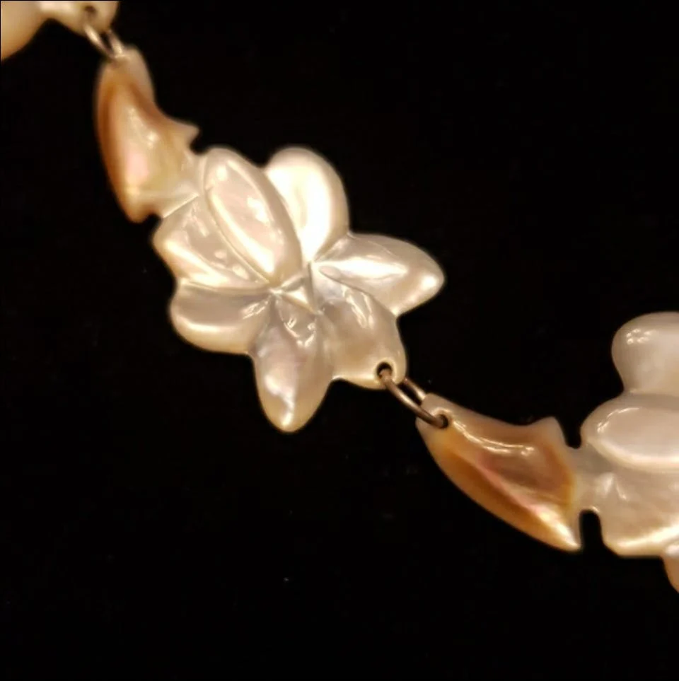 Mother of Pearl Hawaiian Flower Necklace - Image 7