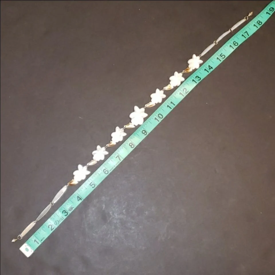Mother of Pearl Hawaiian Flower Necklace - Image 9