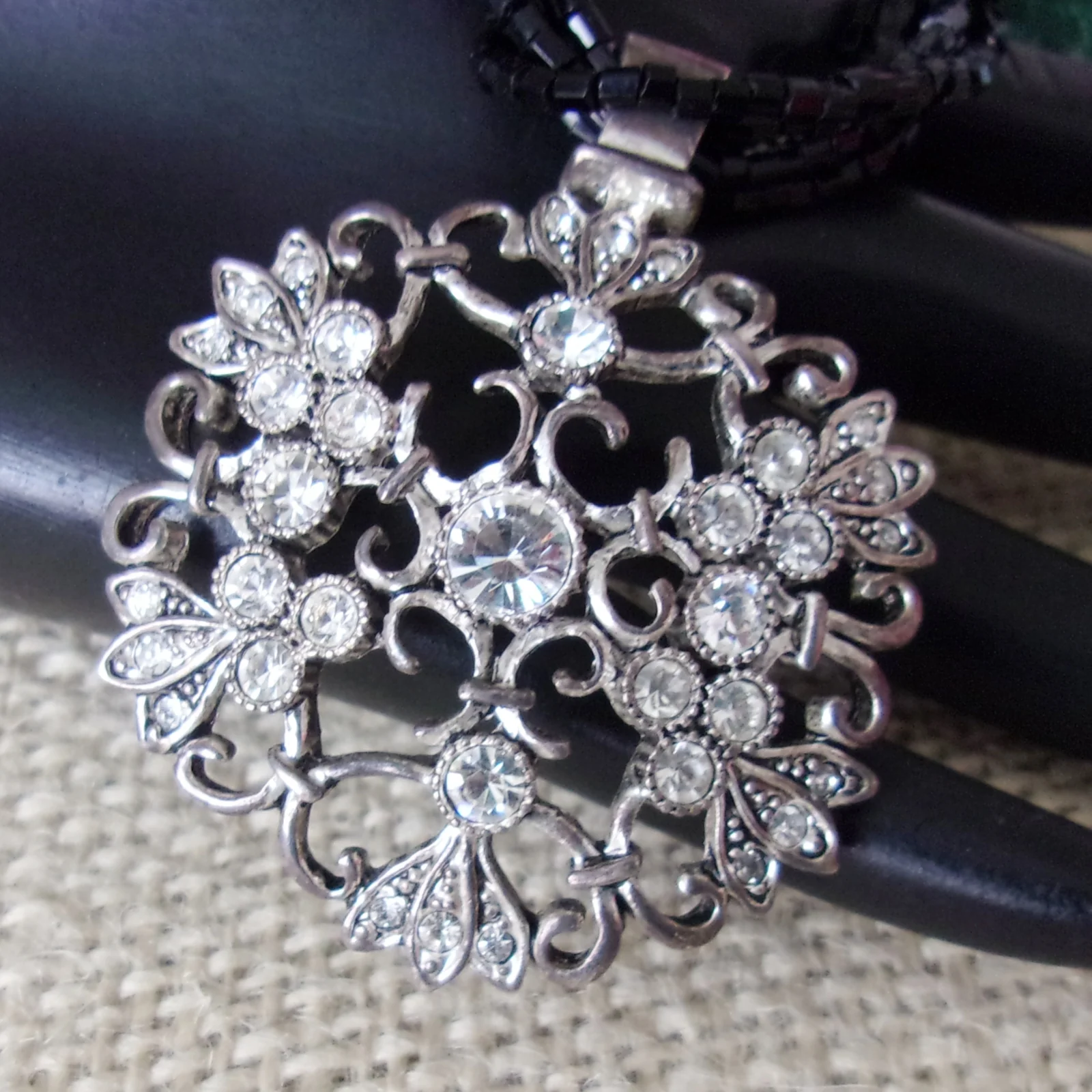 Necklace Black Seed Beads Floral Pendant - Image 4