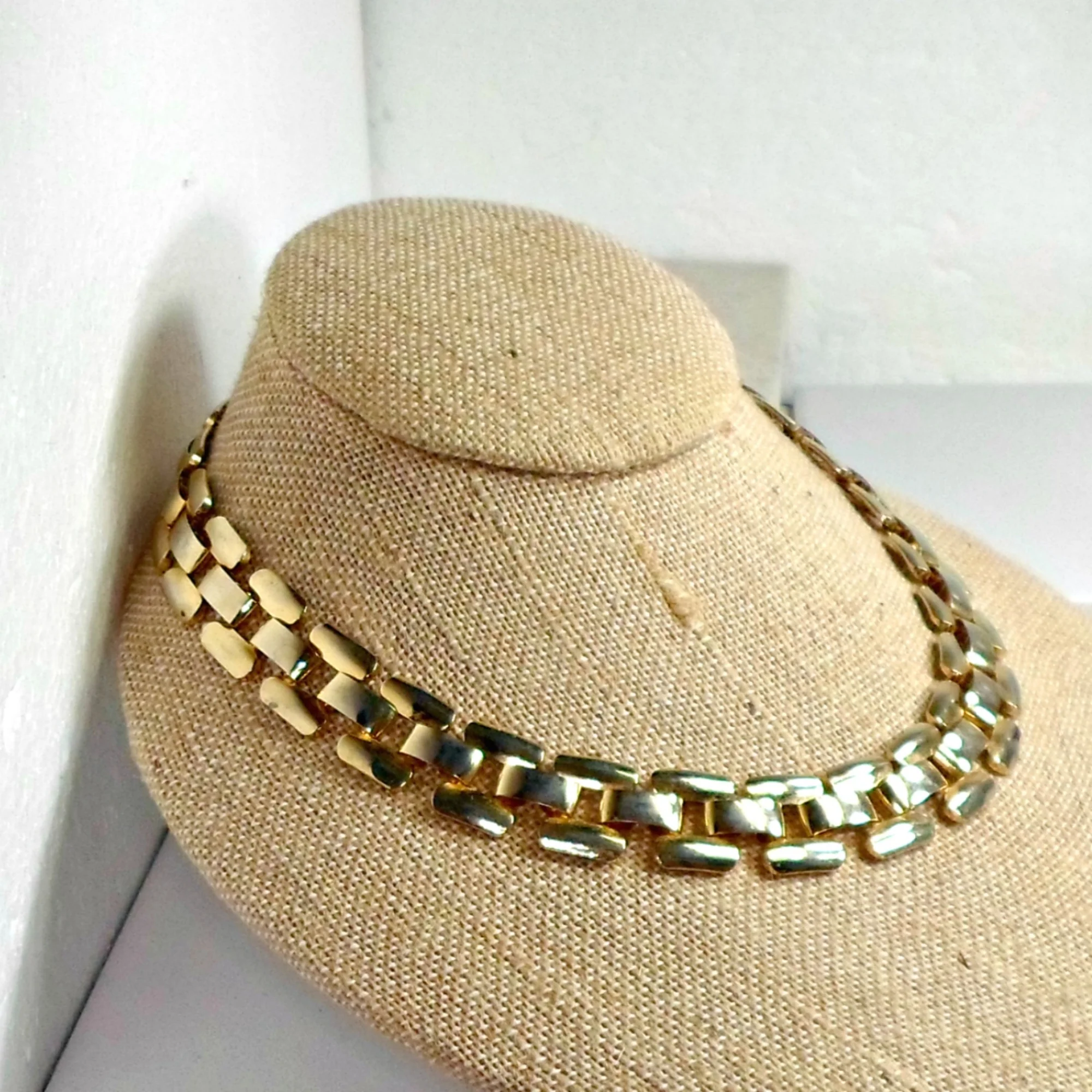 Necklace Goldtone Links Woven Look - Image 4