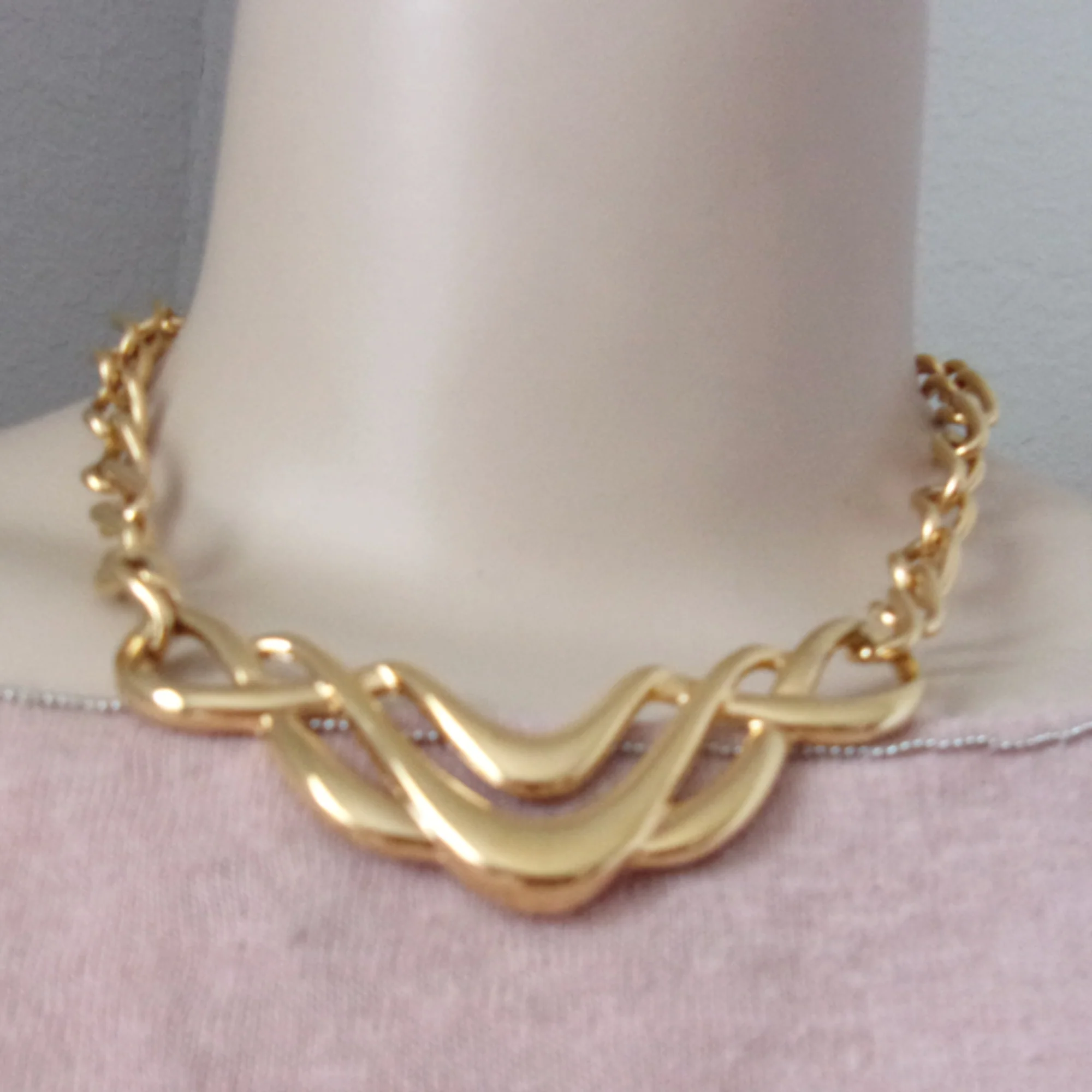 Necklace Loopy Goldtone Marked Pat Pend By Napier - Image 3