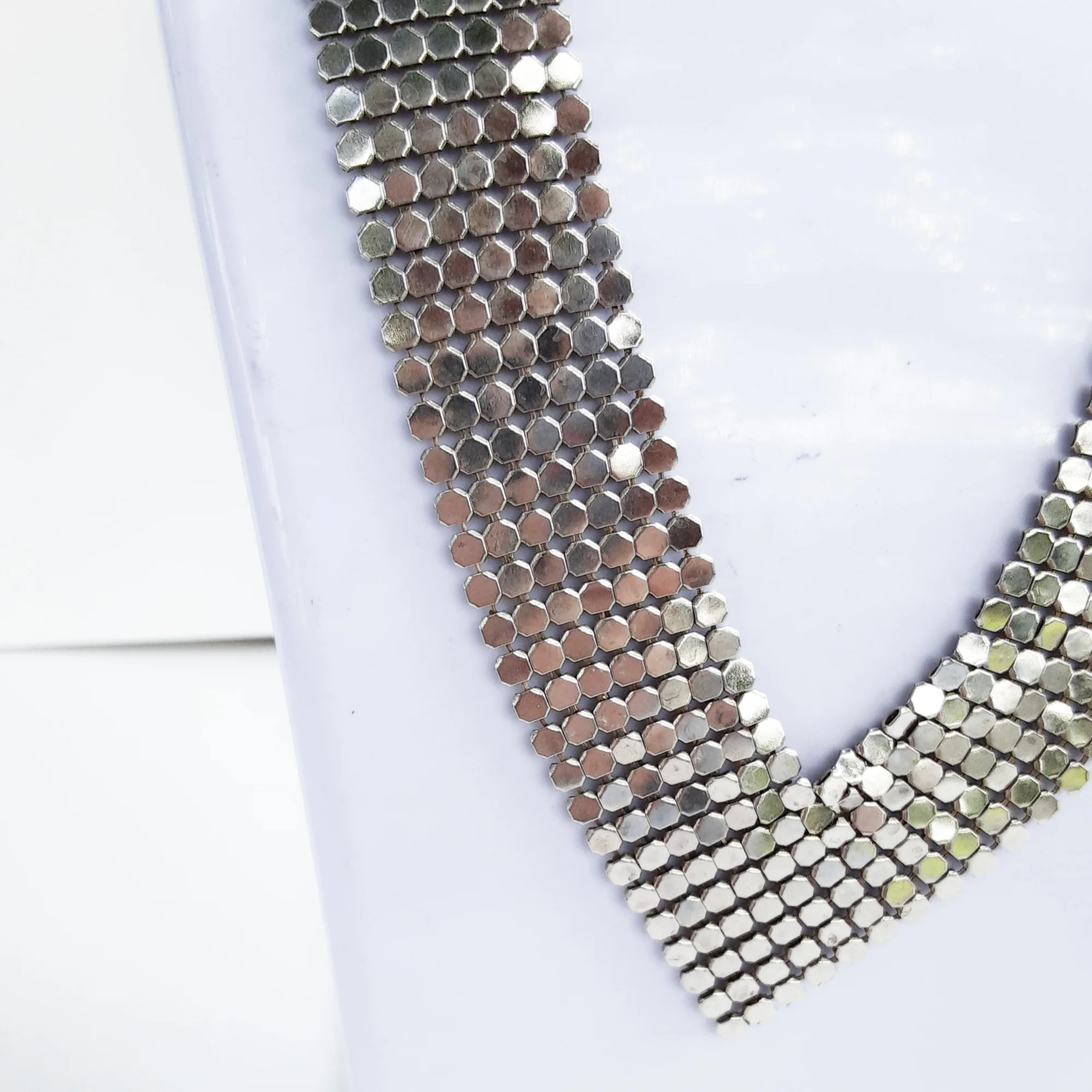 Necklace Mesh Silvertone Vee Center - Image 5