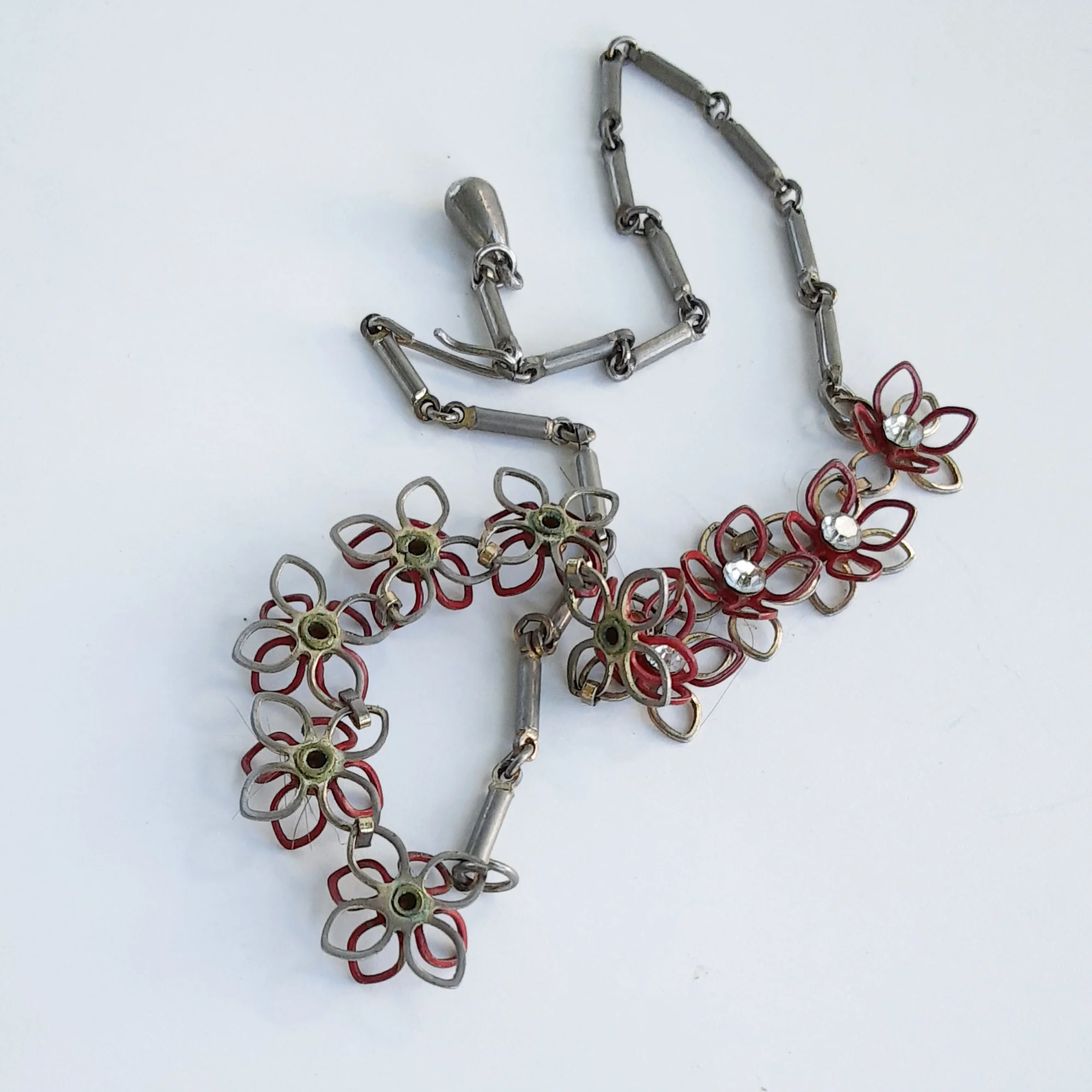 Necklace Openwork Goldtone Flowers Rhinestones - Image 5