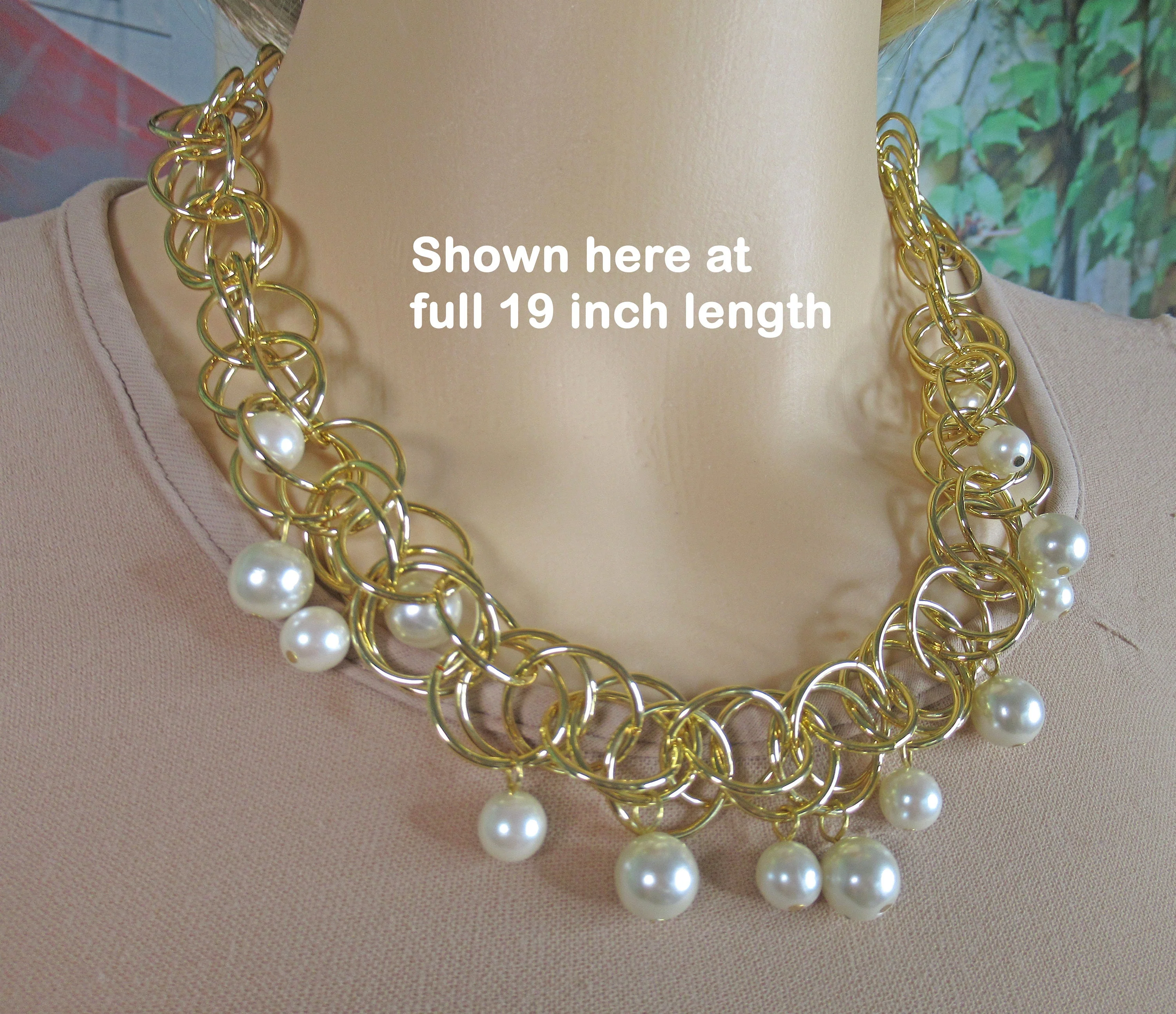 Necklace with Dangling Faux White Pearls and Round Gold Tone Metal Choker Unsigned Lobster Claw Clasp Extender Lightweight - Image 7
