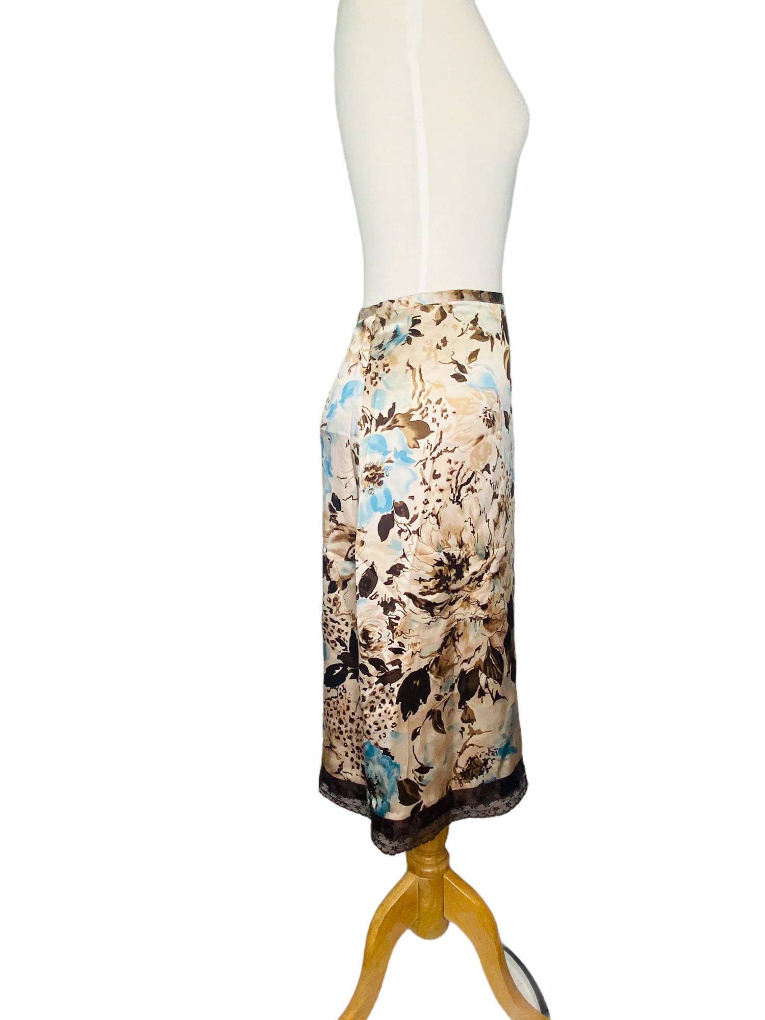 Neiman Marcus Exclusive A-Line Silk Skirt Vintage by Neiman Marcus Exclusive - Image 2