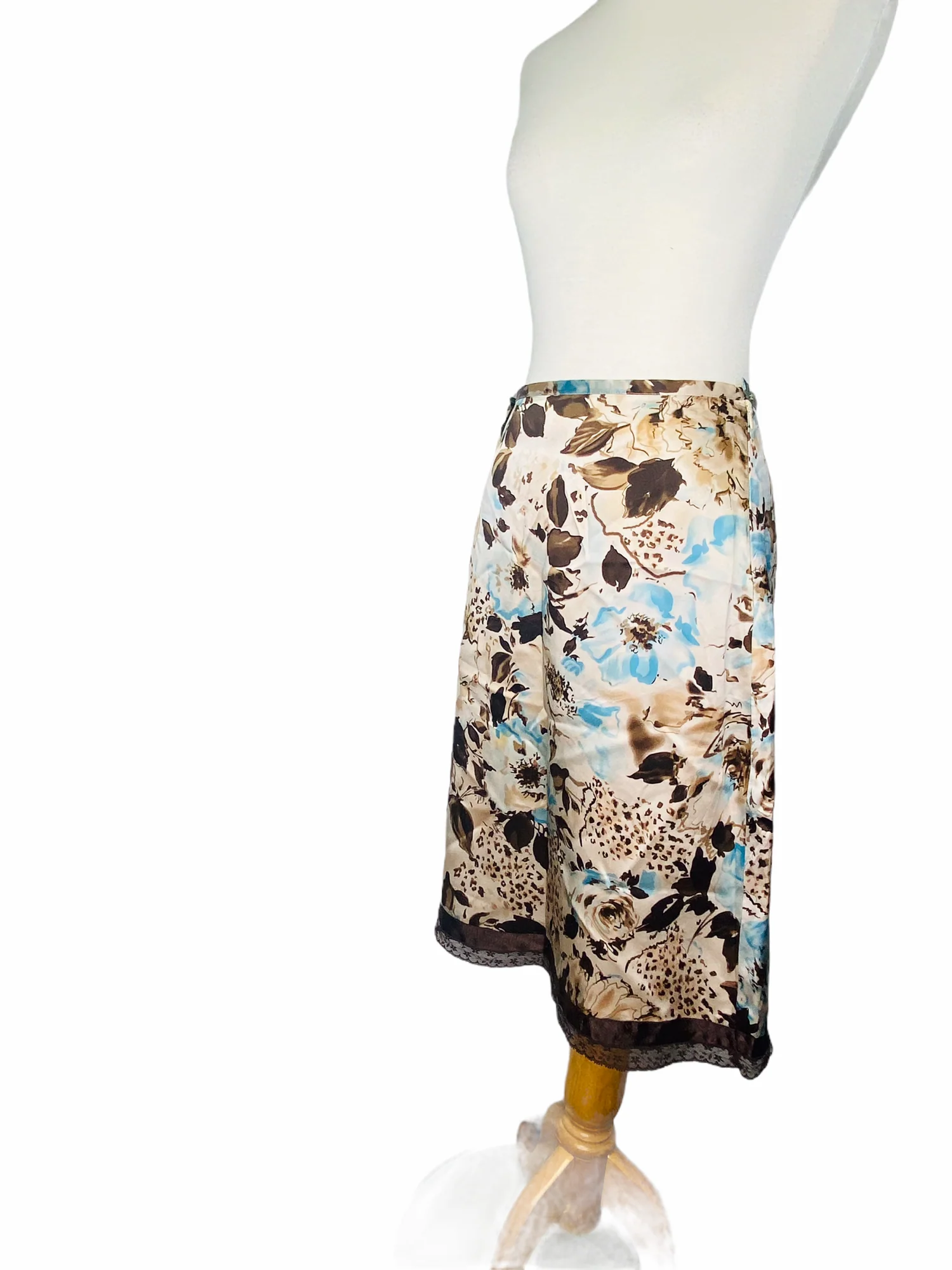 Neiman Marcus Exclusive A-Line Silk Skirt Vintage by Neiman Marcus Exclusive - Image 5