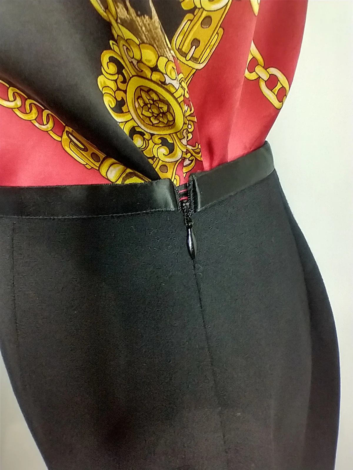 New Wool Skirt With Floral Cutout Hem By Escada - Image 7