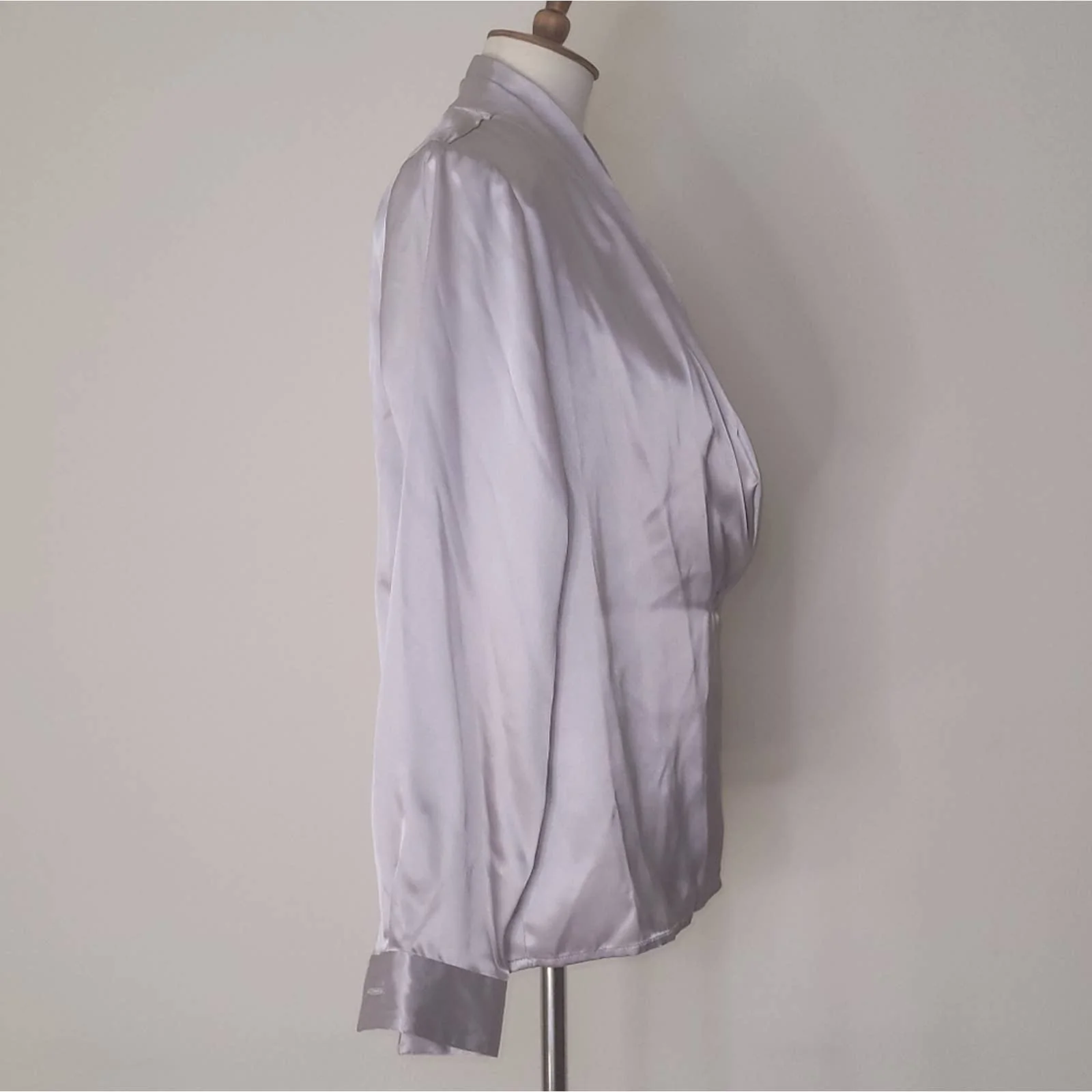*nwt* Westbound Vintage Silver Long-Sleeved Polyester Blouse by Westbound - Image 3