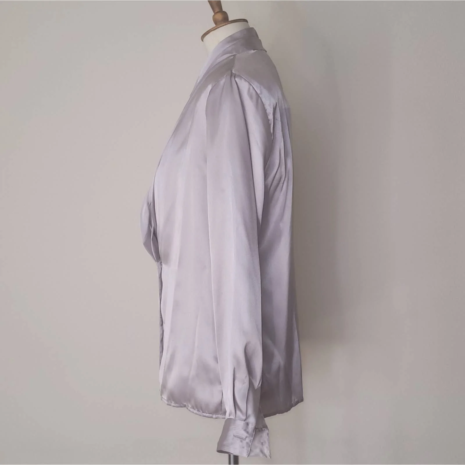 *nwt* Westbound Vintage Silver Long-Sleeved Polyester Blouse by Westbound - Image 4