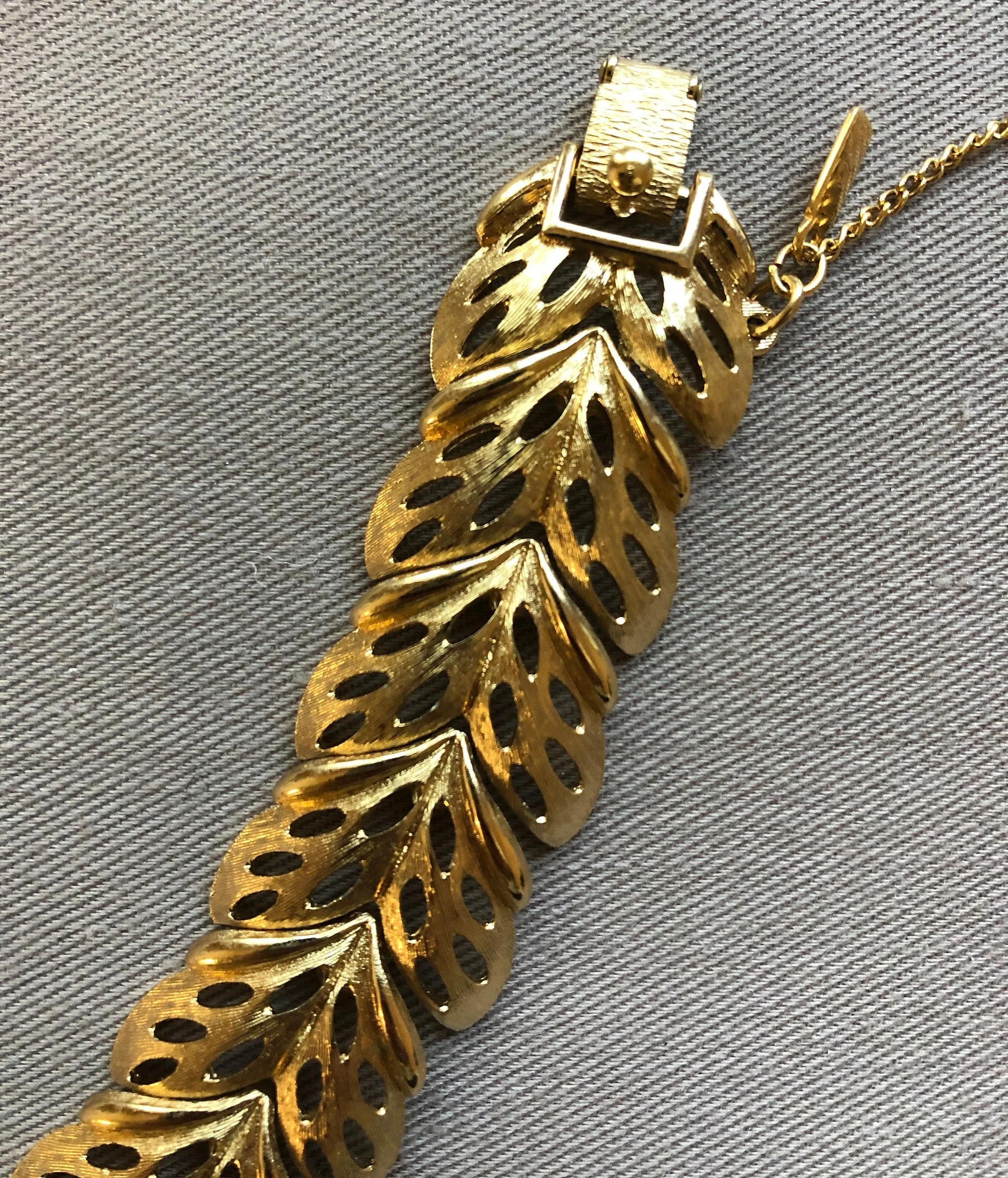 Openwork Signed Classic Gold Bracelet Timeless Chic Vintage Signed Jewelry by Monet - Image 5