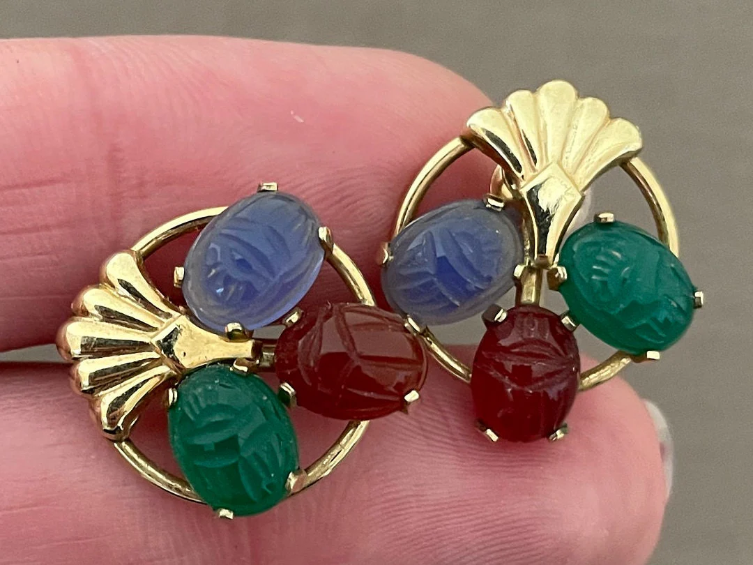 Petite Egyptian Scarab Cabochon Vintage Screwback Earrings by Van-Dell - Image 4