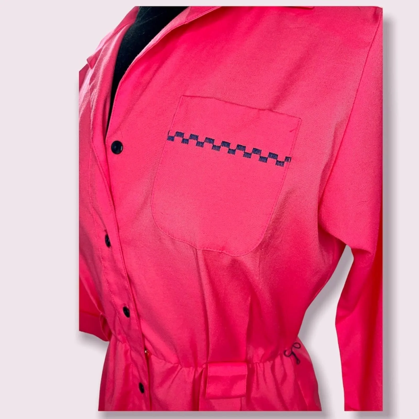 Petites Vintage Hot Pink Magenta 80s Does 60s Sheath Cotton Dress Checked Embroidery Size 6 Small - Image 4