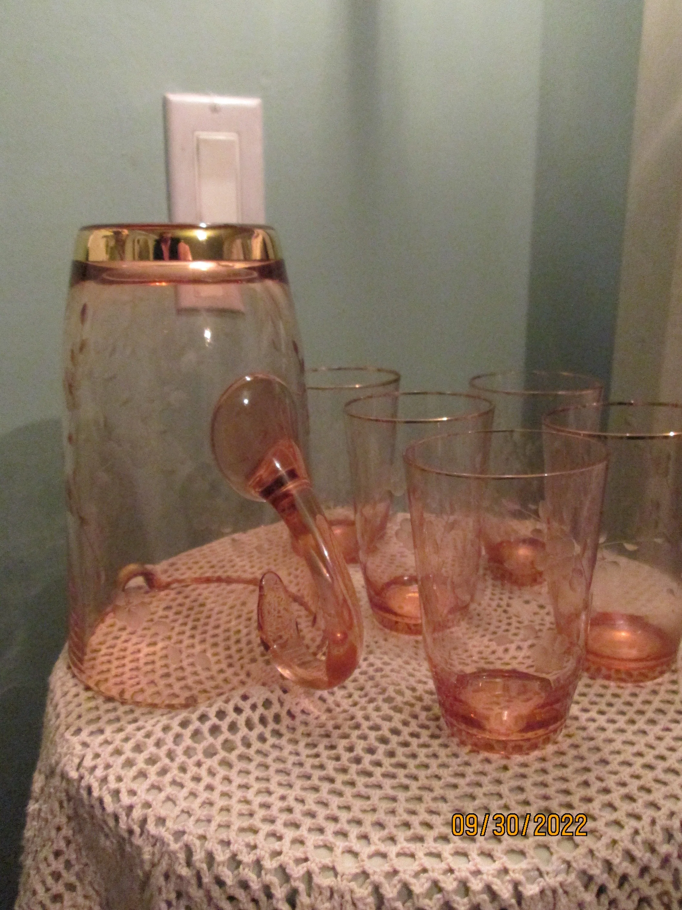 Pink Depression Style Pitcher 5 Glasses Etched Flowers Gold Trim - Image 10
