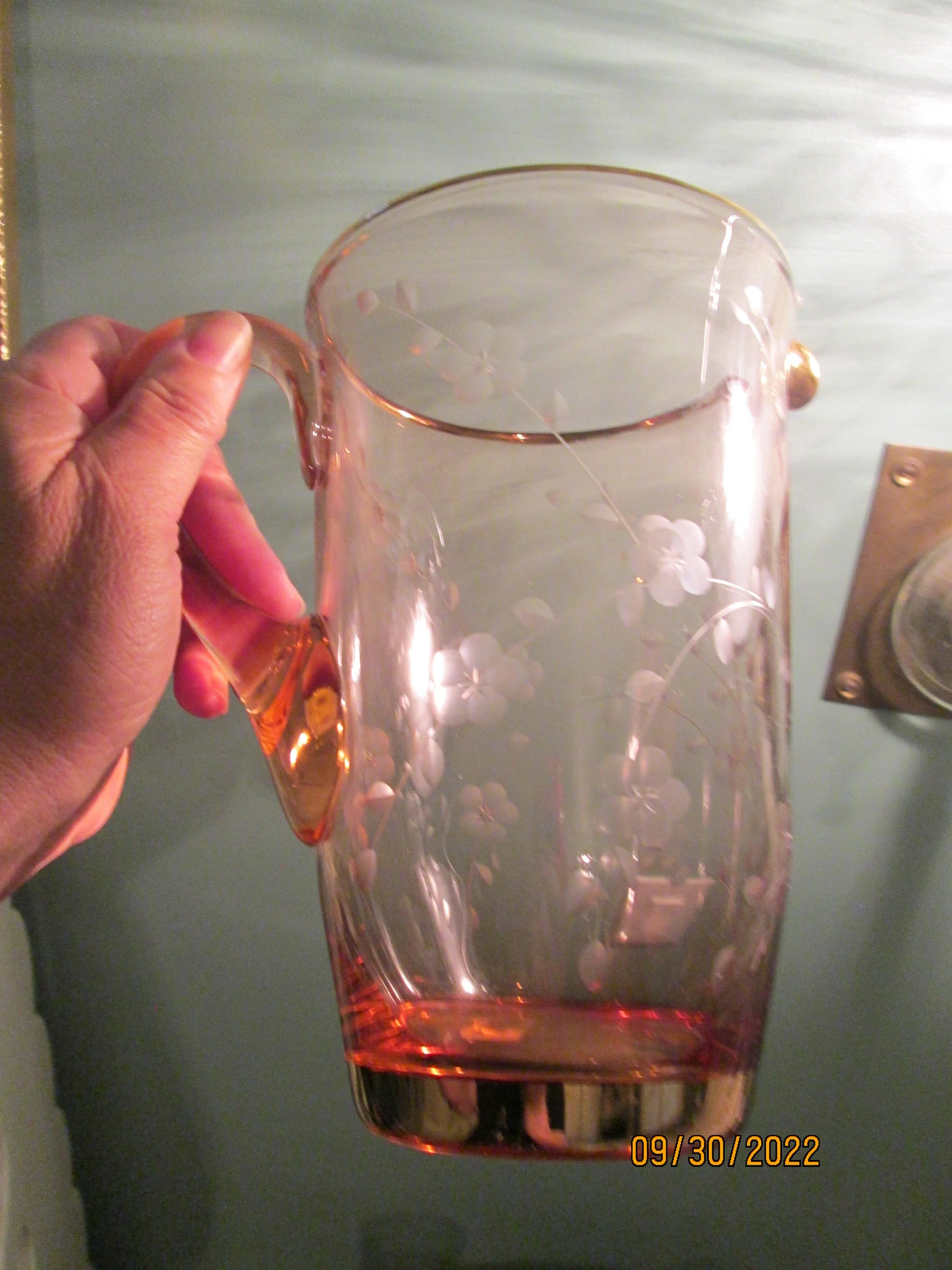 Pink Depression Style Pitcher 5 Glasses Etched Flowers Gold Trim - Image 7