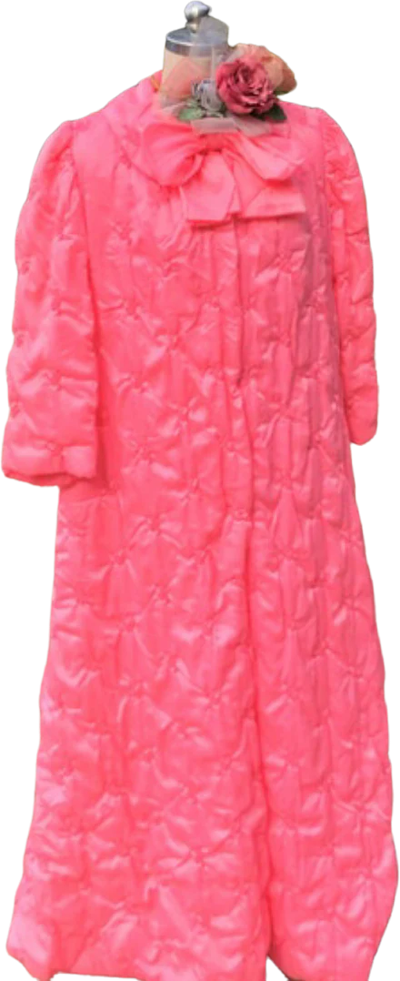 Pretty In Pink 70s Quilted Acorn Hostess Robe