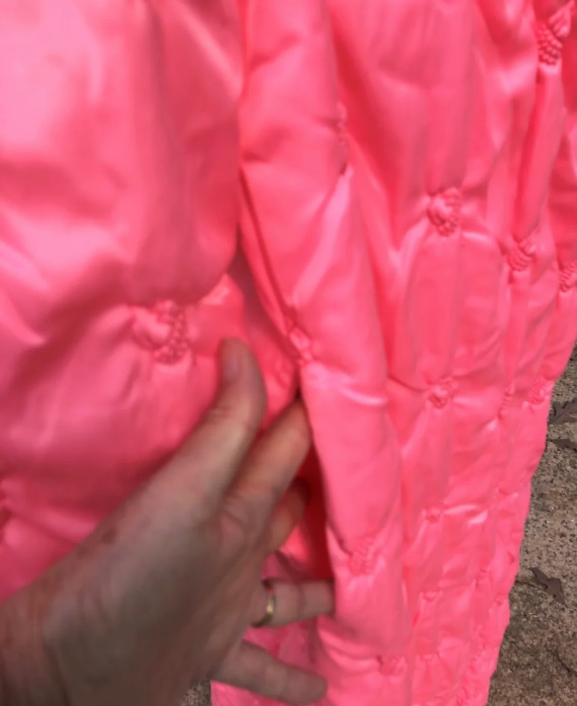 Pretty In Pink 70s Quilted Acorn Hostess Robe - Image 10