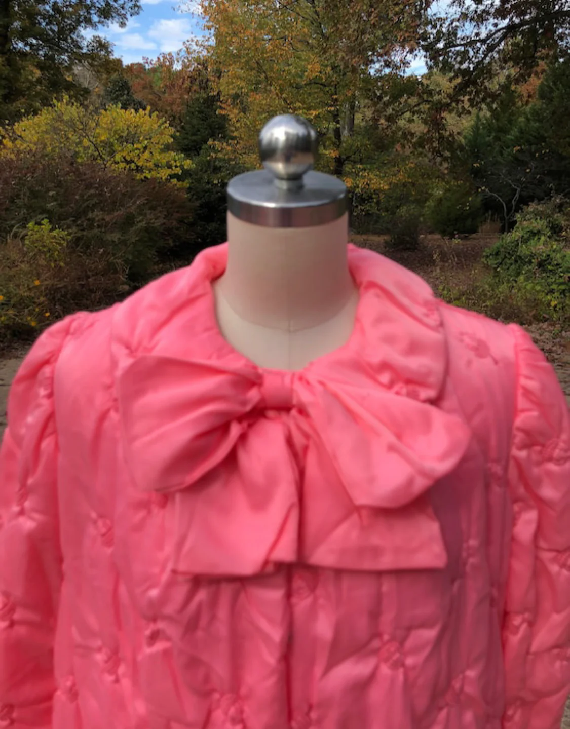 Pretty In Pink 70s Quilted Acorn Hostess Robe - Image 5