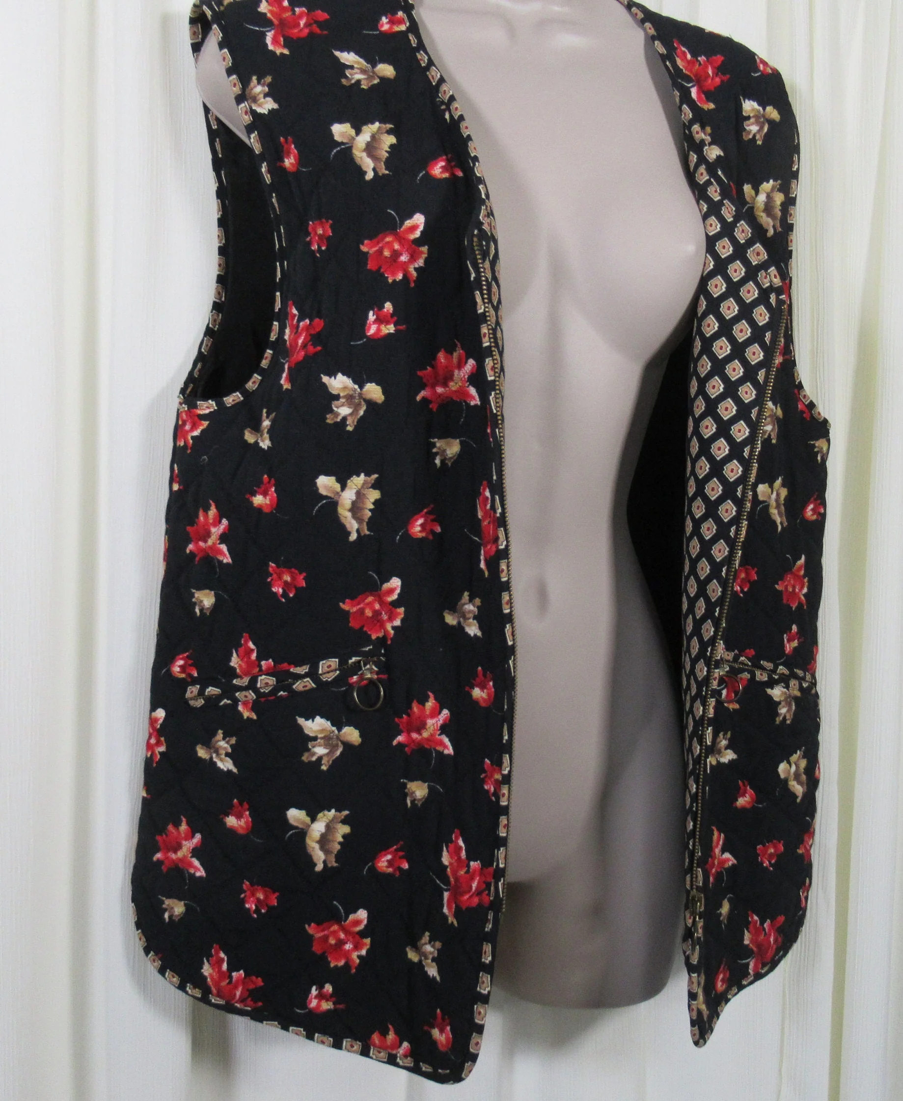 Quilted Vest Betty Barclay Autumn Leaves On Black Zip Front Zip Top Pockets Viscose W Acetate Lining European Vintage by Betty Barclay - Image 8