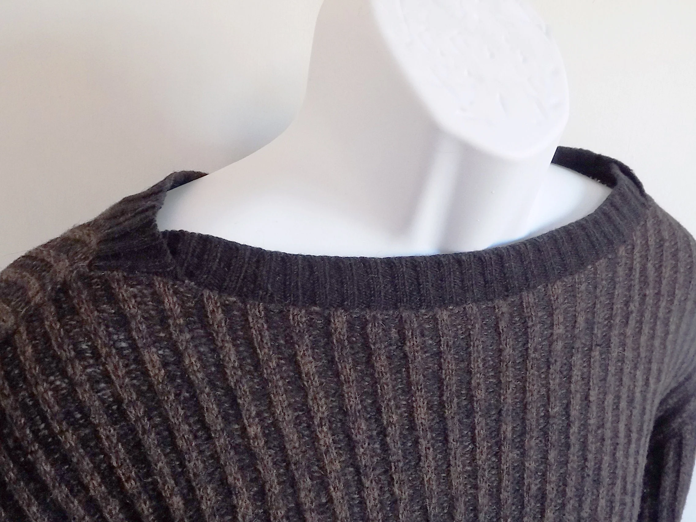 Rare 1959 60s Men's Brown Boat Neck Sweater Beatnik Coffee House Wool Beau Brummel Casuals Ltd Forest Hills, Ny - Image 3