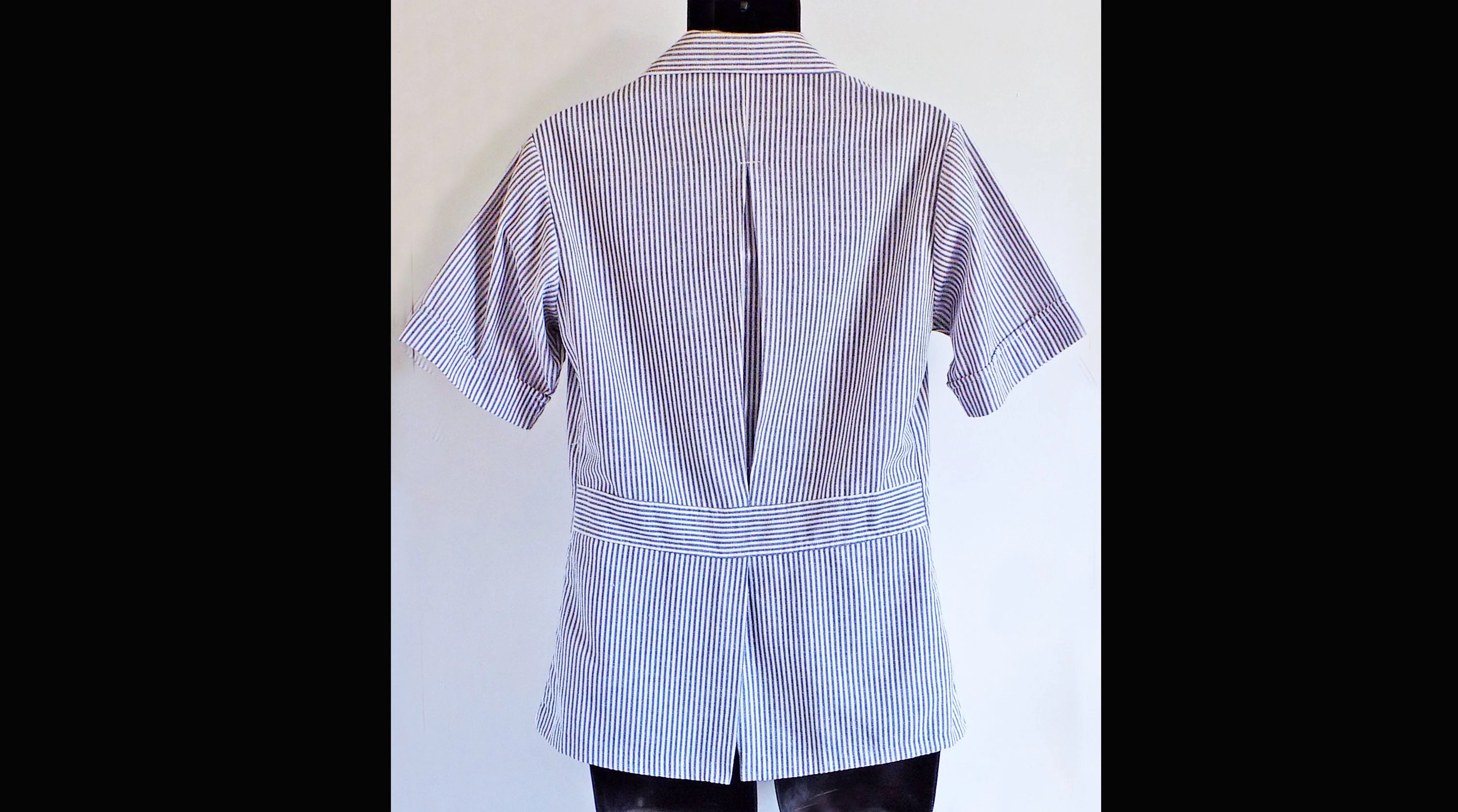 Rare 70s Malihini Tropical Shirt In Blue and White Striped Seersucker with Back Center Vent Red Pocket Detail - Image 2