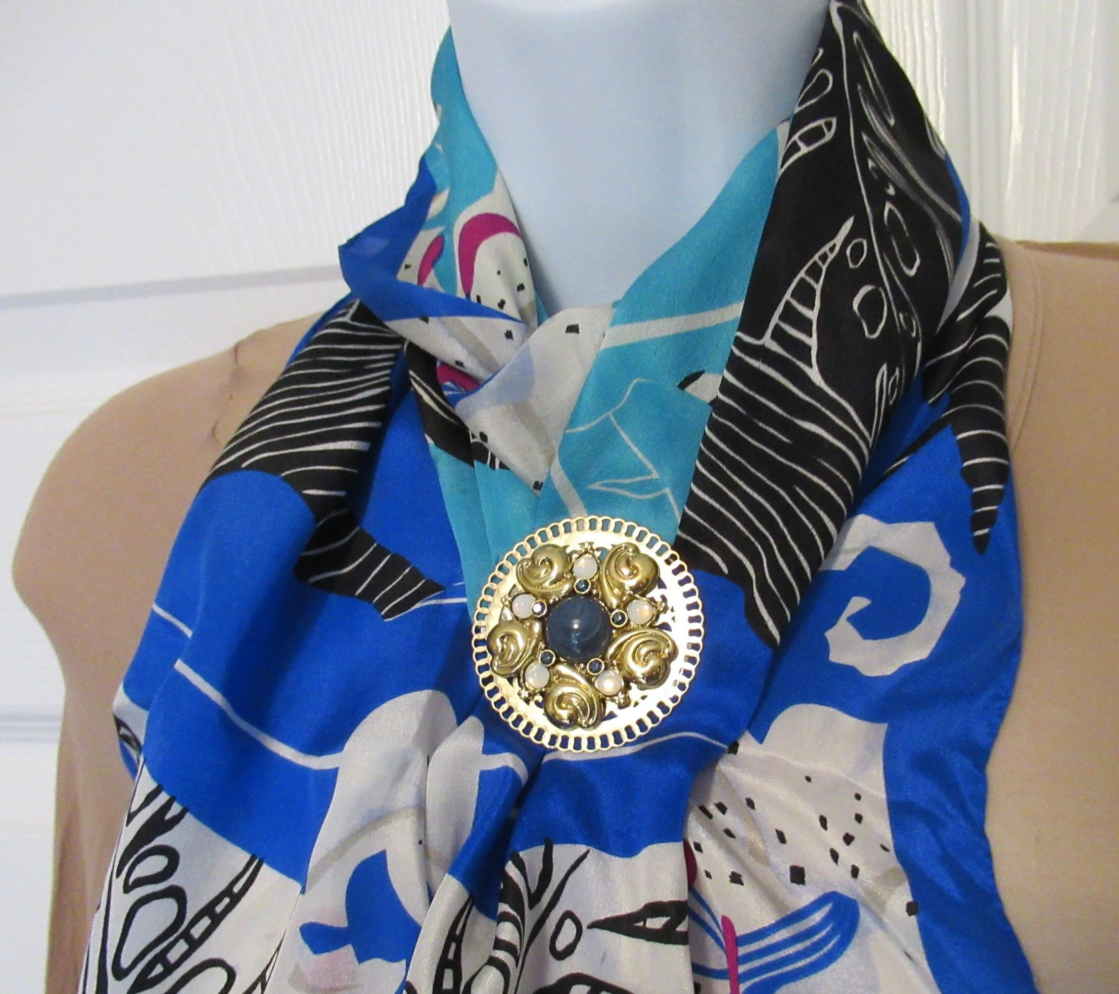 Recycled Brooch New Magnetic Clasp On 2 Inch Gold Tone Round Metal Classic Design Remade for Easy Wear White and Navy Blue Bonus Scarf - Image 8