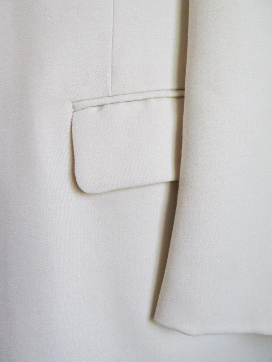 Reduced 50s Atomic Ivory Winter Weight Tux Jacket Alexandre Oxford Street London by Alexandre Oxford Street London - Image 4