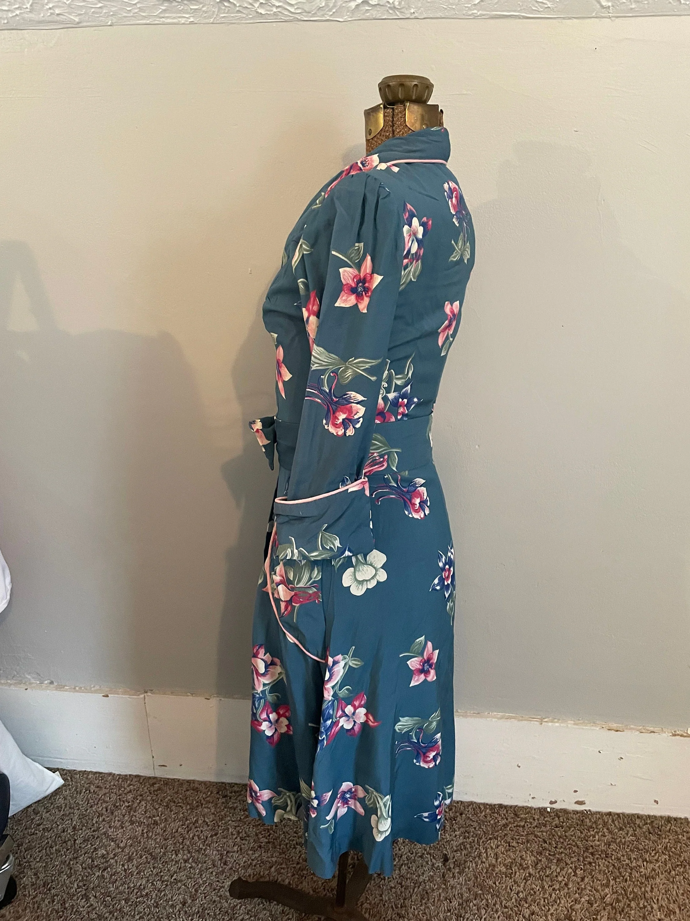 Repro 40s Floral Dress with Plain Jane Label - Image 3