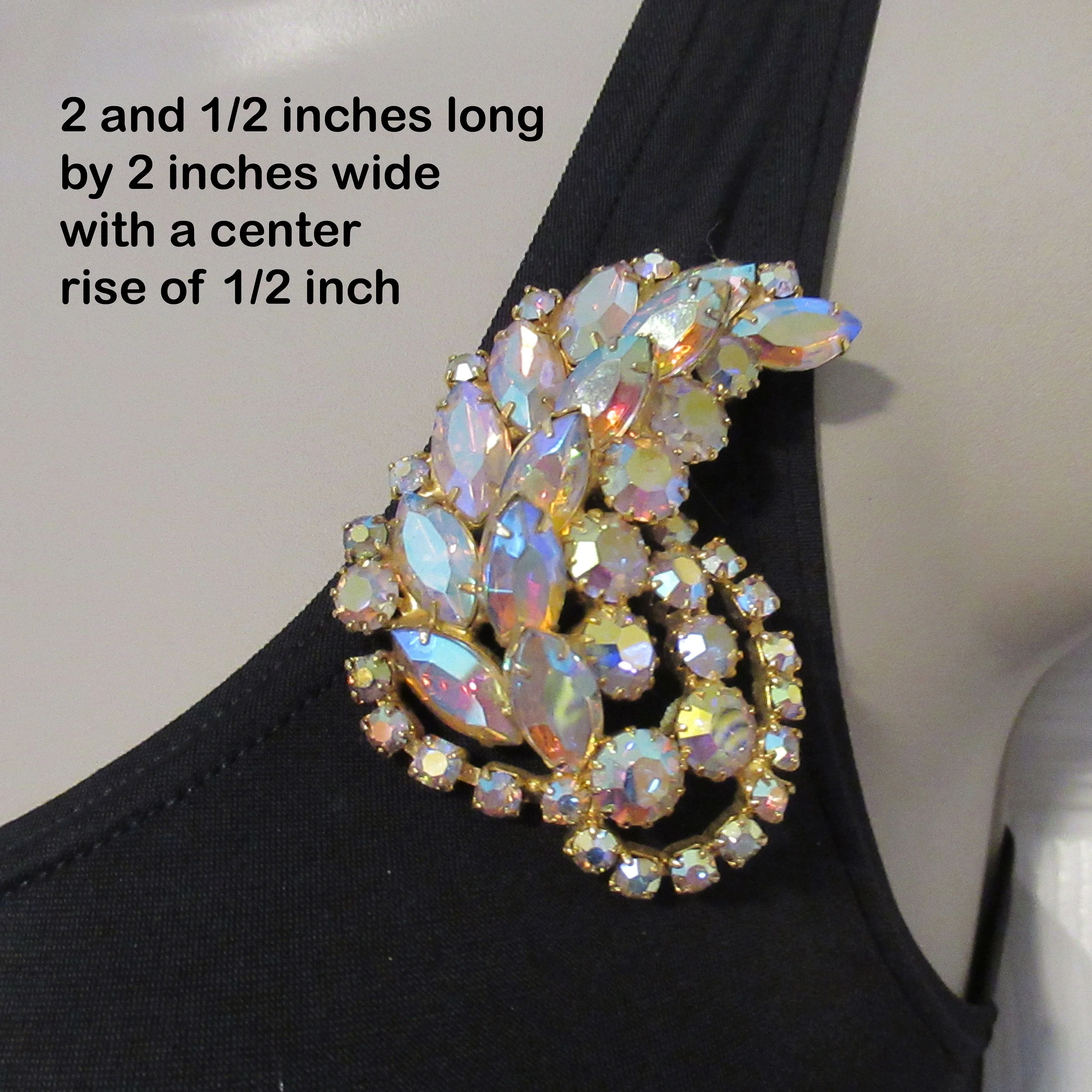 Rhinestone Brooch 3 Dimensional Aurora Borealis Variety of Prongset Rhinestones Vintage - Image 5
