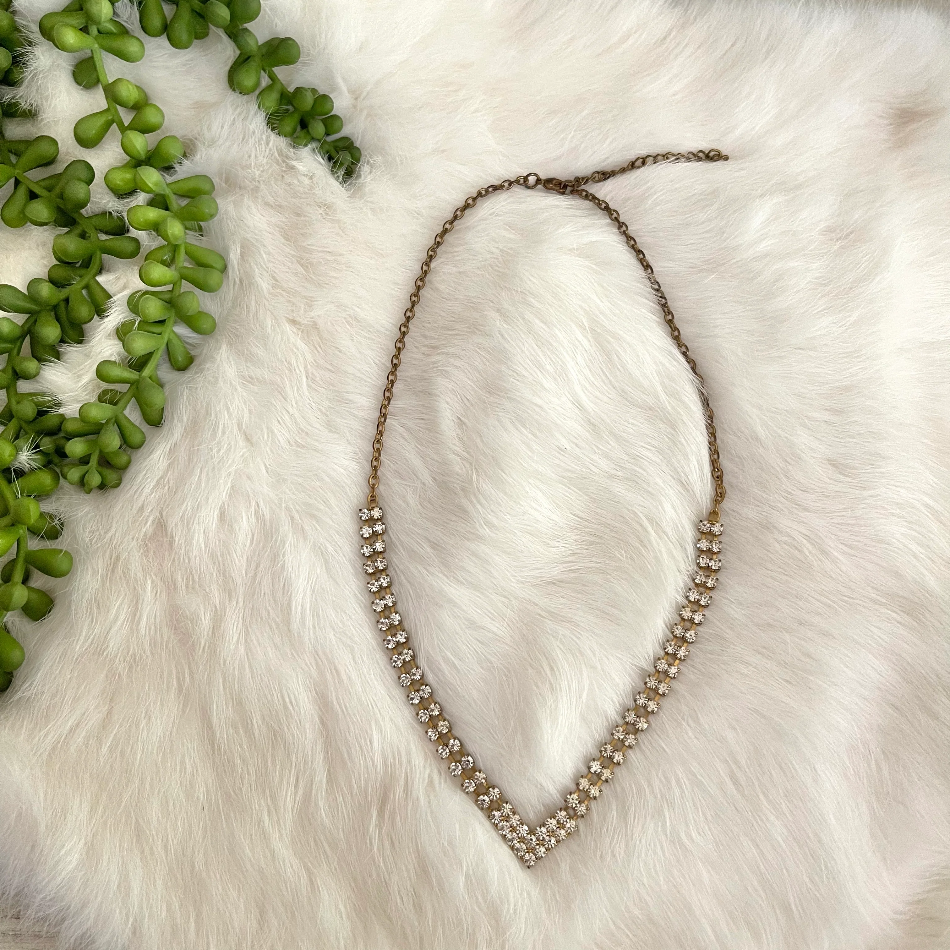 Rhinestone V-neck Necklace - Image 3