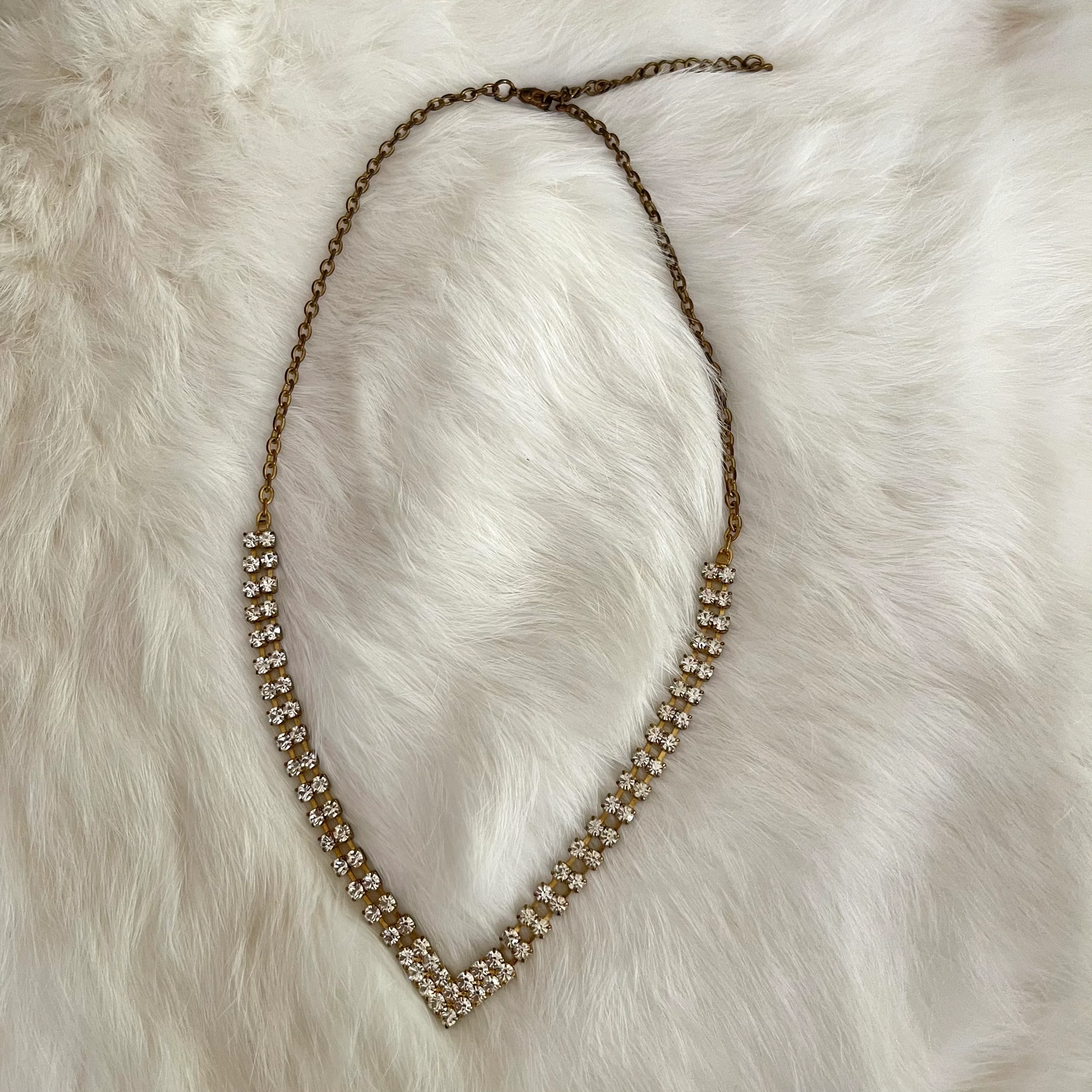 Rhinestone V-neck Necklace - Image 4