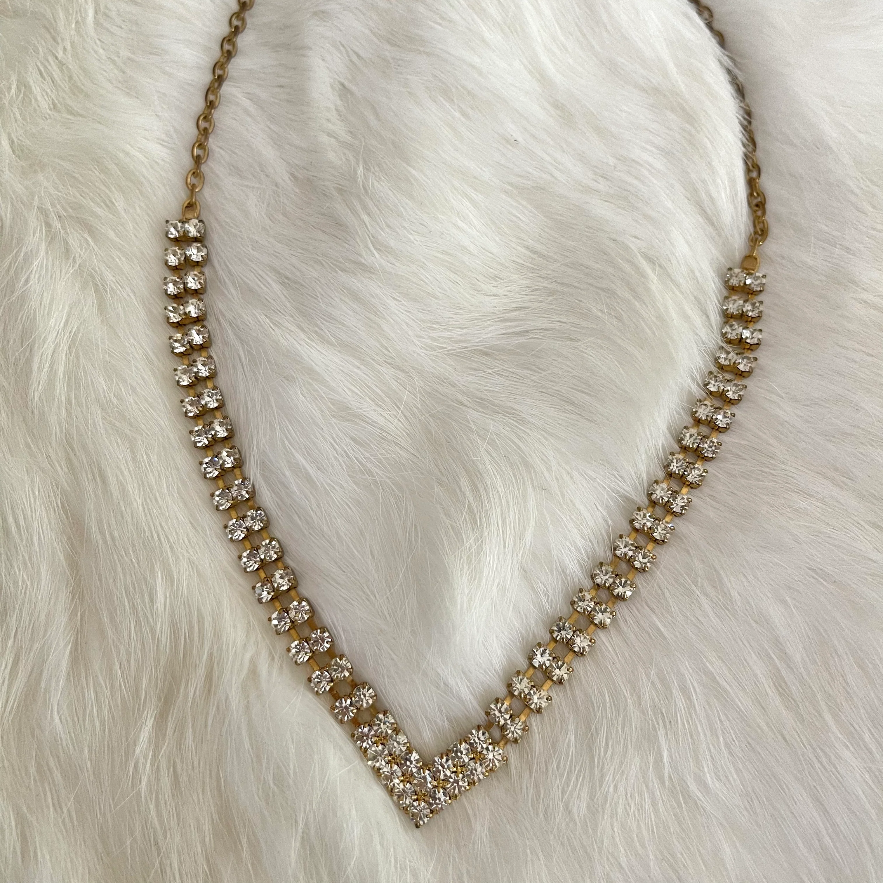 Rhinestone V-neck Necklace - Image 5