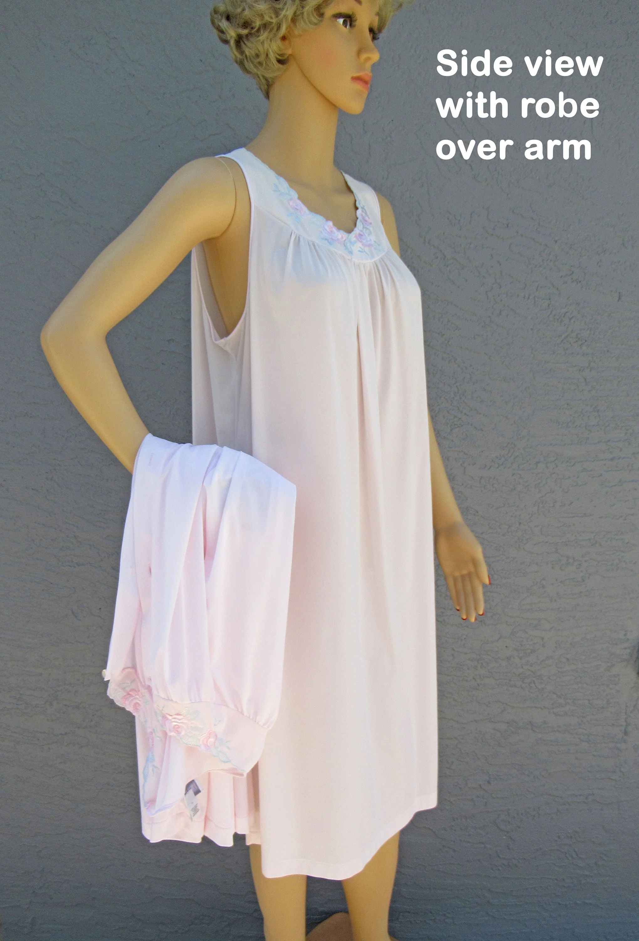 Robe and Nightgown Set Blush Pink Shadowline Knee Length Nylon Button Front Robe Sleeveless Gown Floral Embroidery Yoke by Shadowline - Image 5