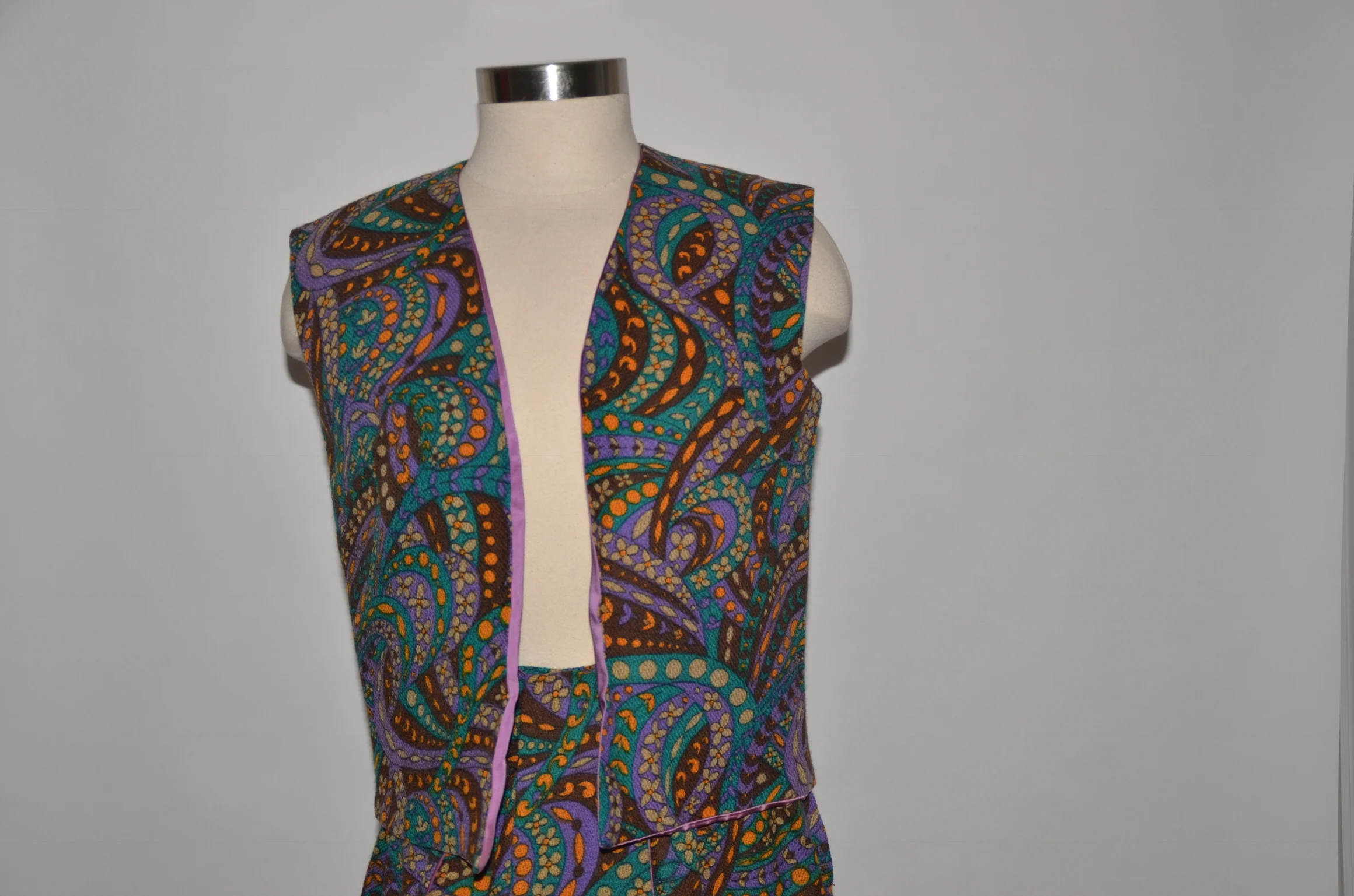 Vintage Multicolor And Purple Skirt Suit by  Royal Fields - Image 8