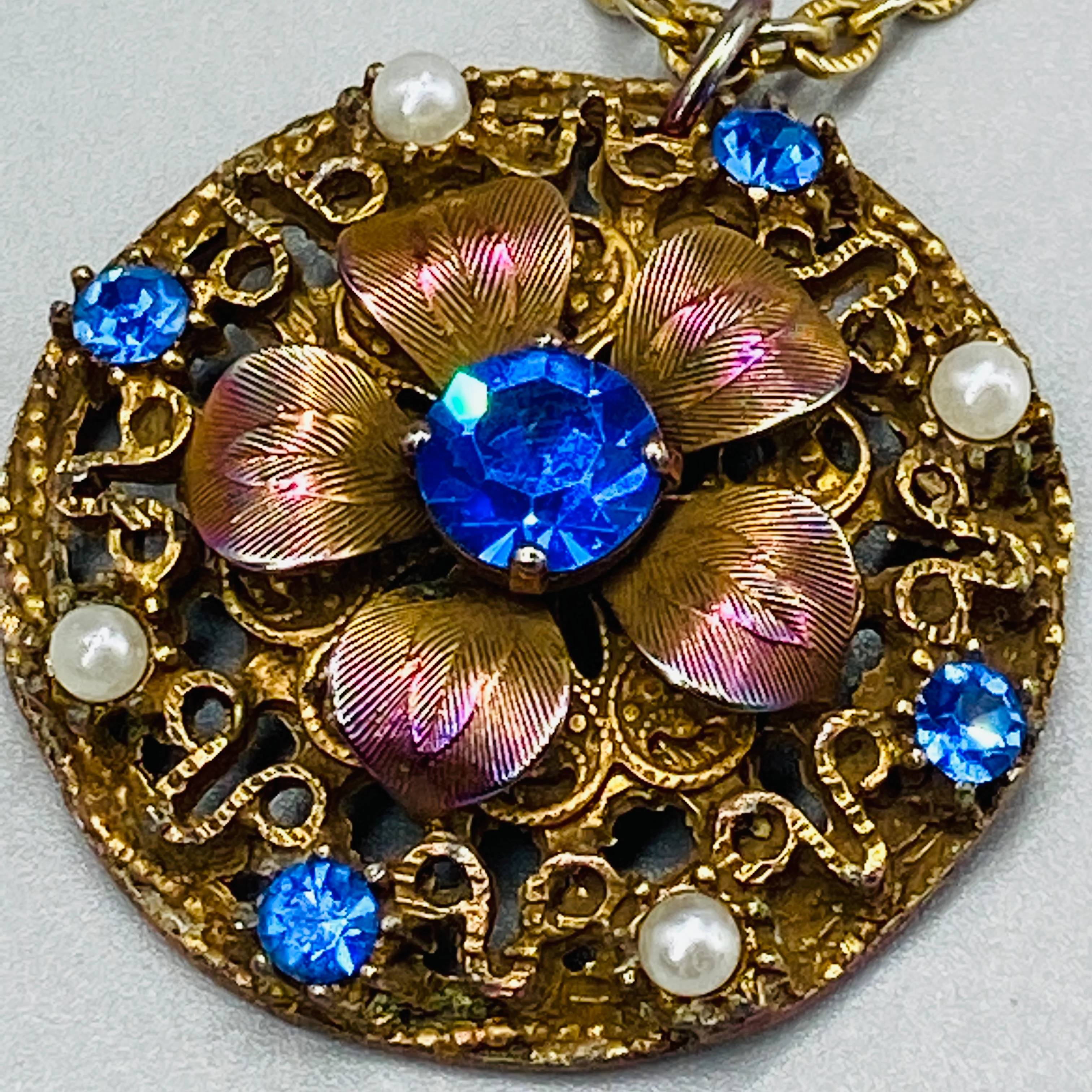 Sapphire Blue Rhinestone Pendant - Image 3