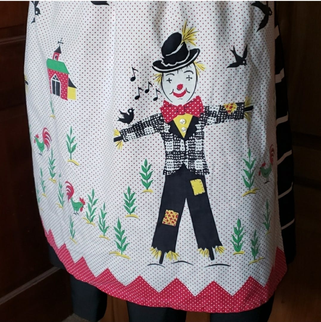 Scarecrow Polka Dot Hostess Half Apron - Image 6