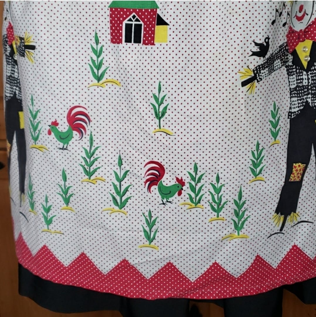 Scarecrow Polka Dot Hostess Half Apron - Image 9