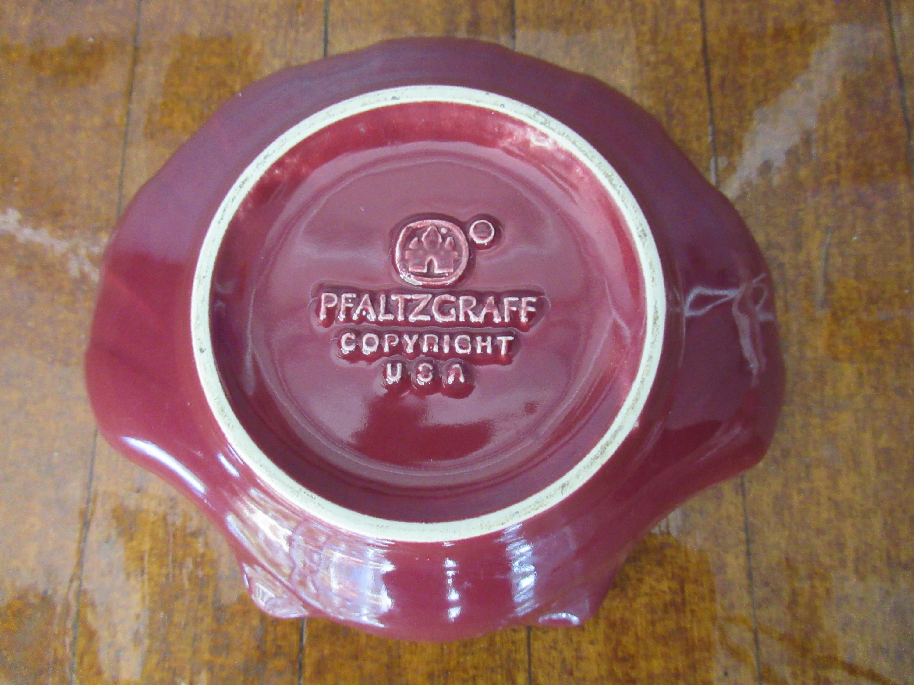Seashell Shape Trinket Dish 5 by 5 and 1/2 by 1 and 1/4 Inches Deep Made In Usa Copyright Design Dark Burgundy Color Vtg by Pfaltzgraff - Image 8