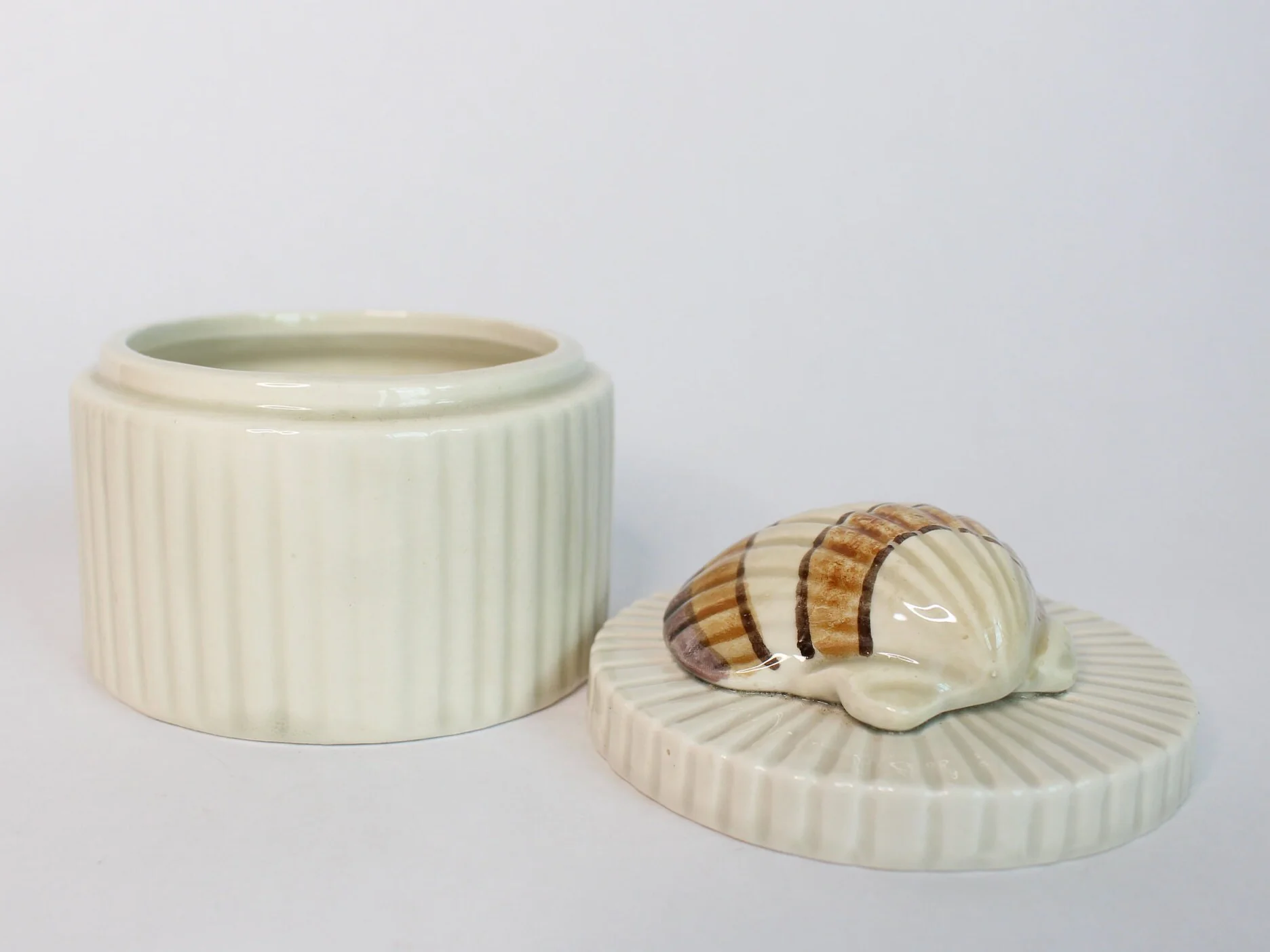 Seashell Trinket Box Porcelain Box Jewelry Holder Vintage Ring Holder by Fitz and Floyd - Image 2
