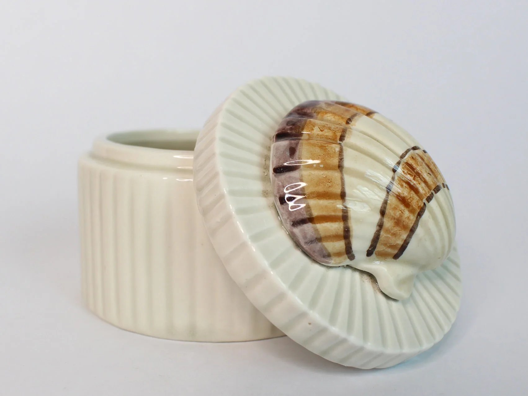 Seashell Trinket Box Porcelain Box Jewelry Holder Vintage Ring Holder by Fitz and Floyd - Image 4