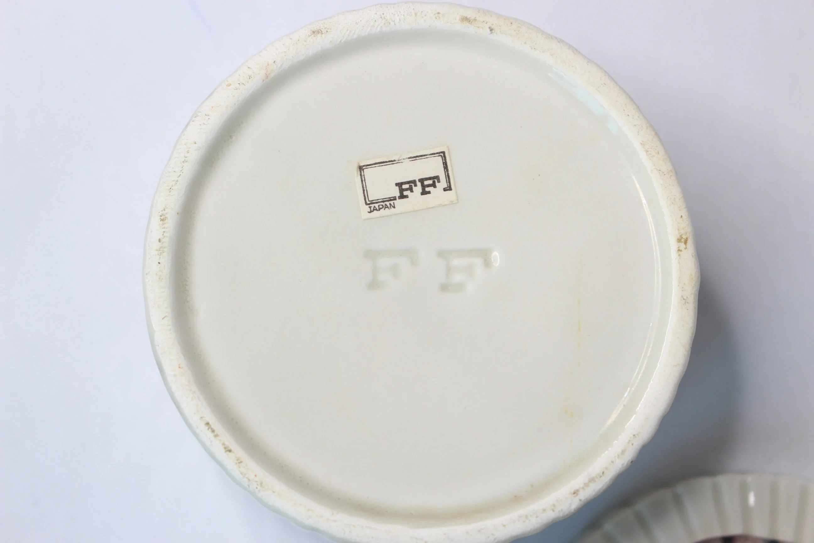 Seashell Trinket Box Porcelain Box Jewelry Holder Vintage Ring Holder by Fitz and Floyd - Image 5
