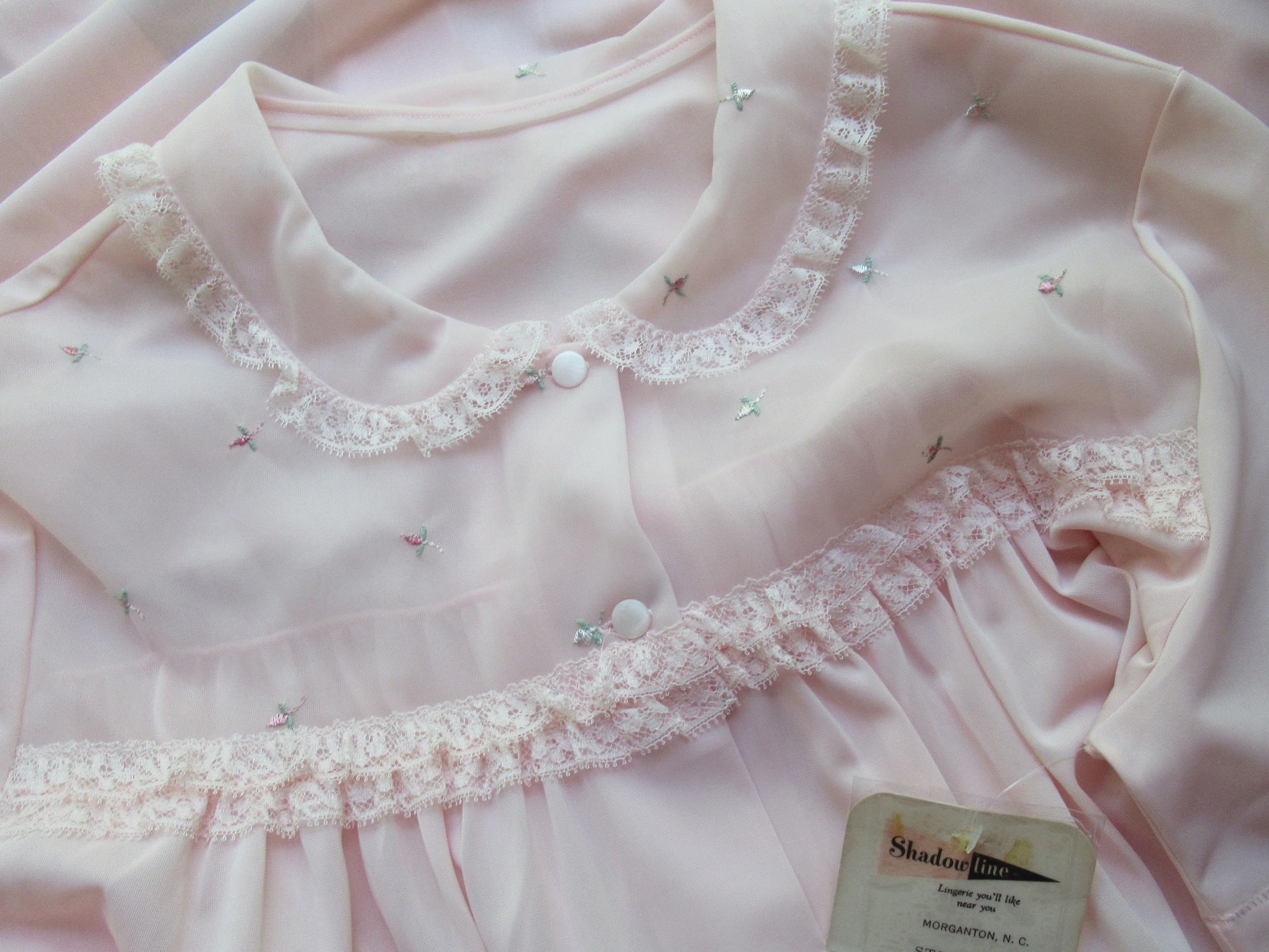 Shadowline Robe with 1963 Tag Pink Nylon Chiffon Yoke W Lace Knee Length Short Sleeve Front Button Vintage by Shadowline - Image 8