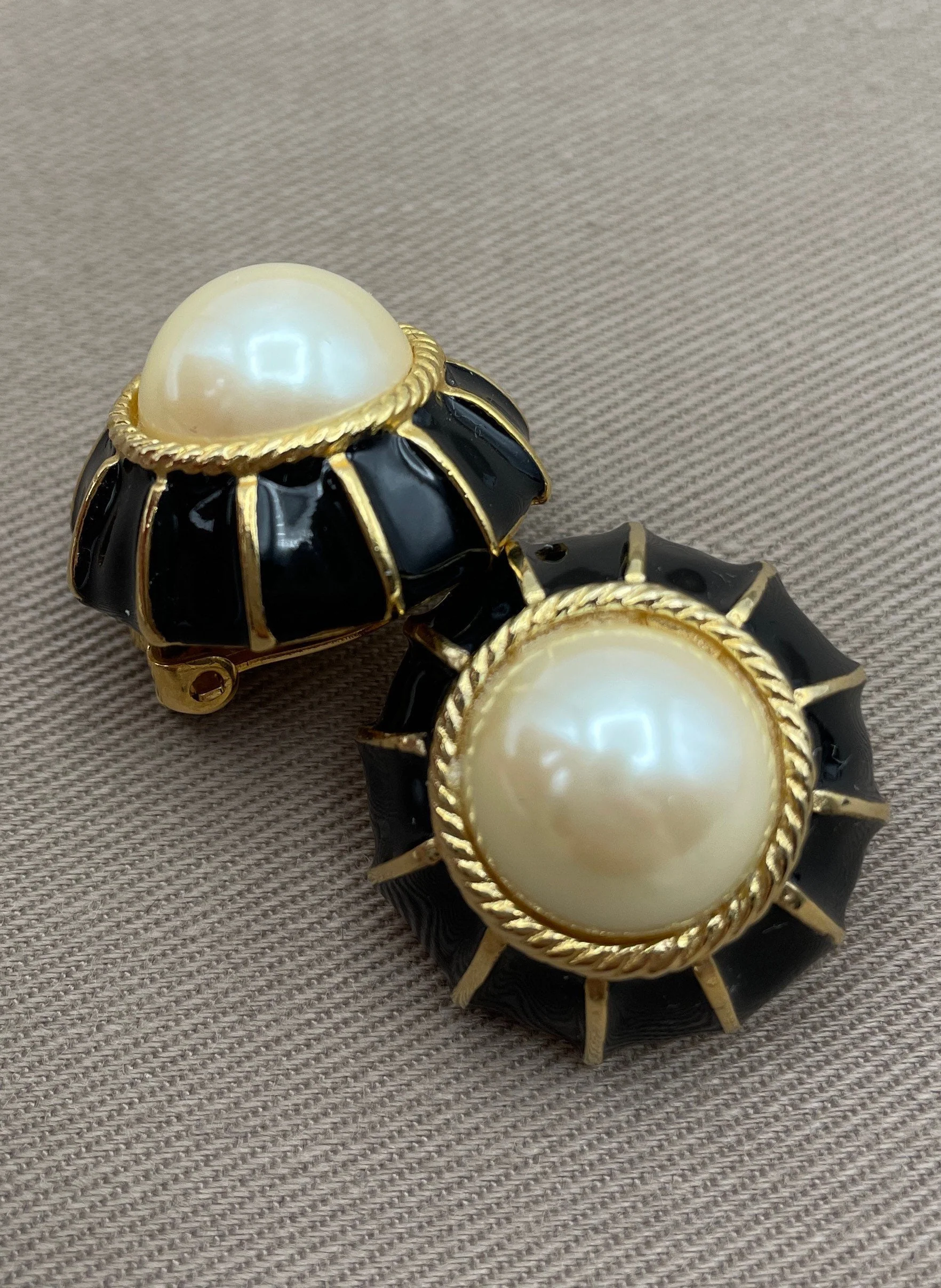 Signed Art Deco Black Enamel Pearl Clip On Statement Earrings by Gay Boyer - Image 4