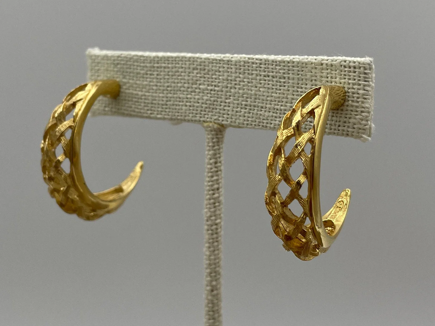 Signed Basketweave Hoop Earrings Vintage Statement Earrings by Napier - Image 6