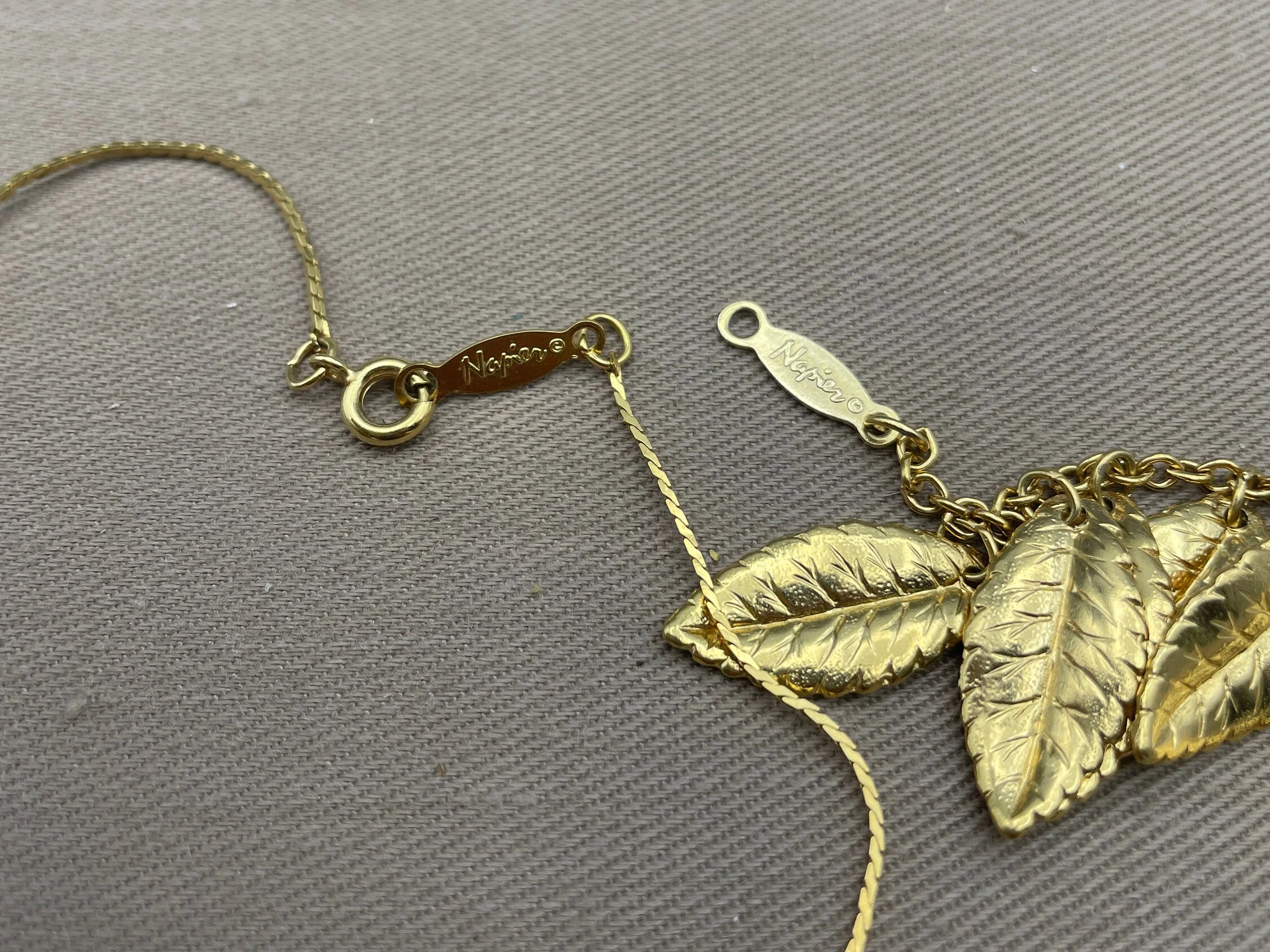 Signed Gilt Vintage Jewelry Set Gold Leaf Bracelet Necklace Earrings by Napier - Image 6