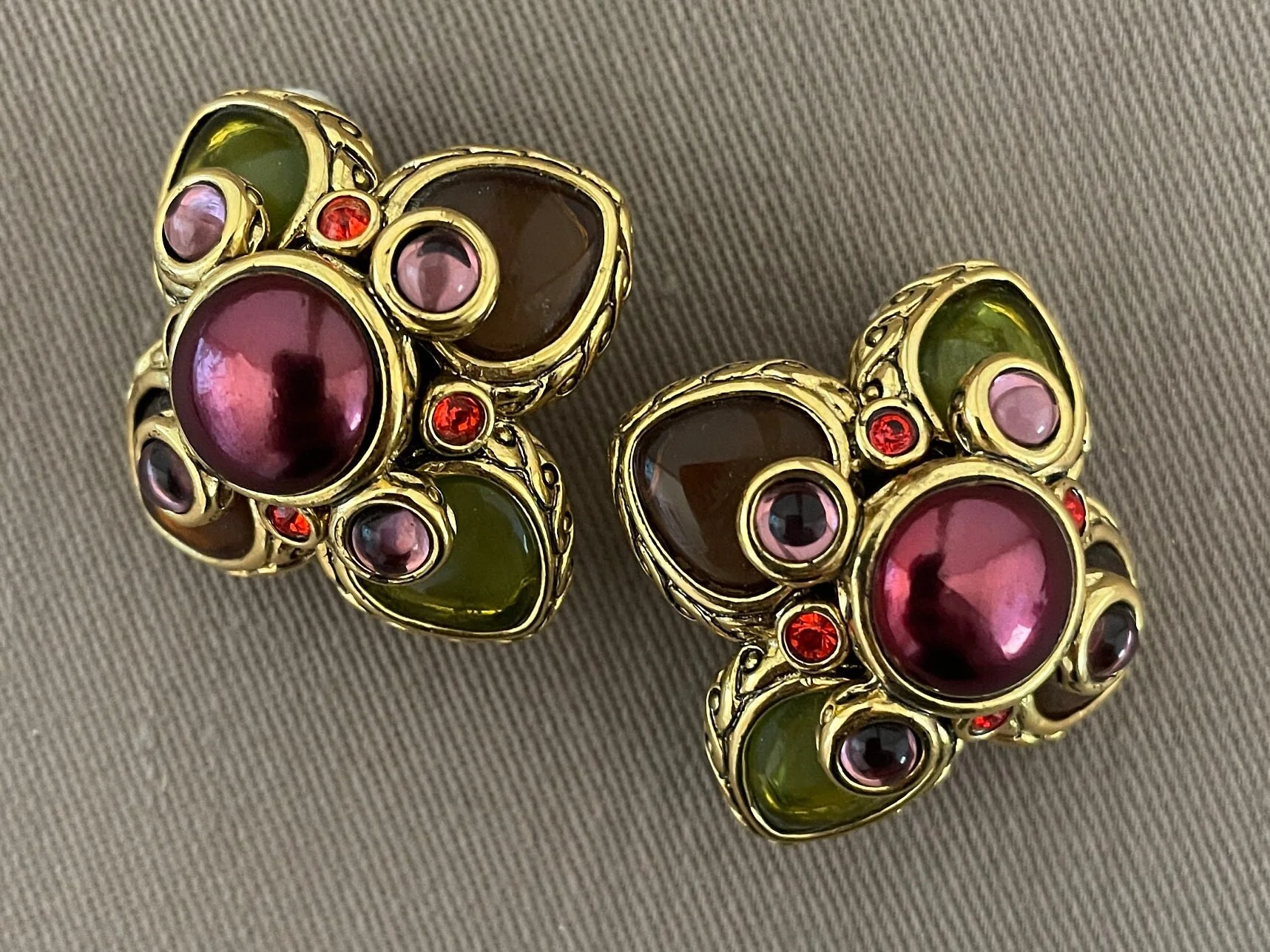 Signed Joan Rivers Jeweled Tone Lucite Clip On Statement Earrings - Image 4